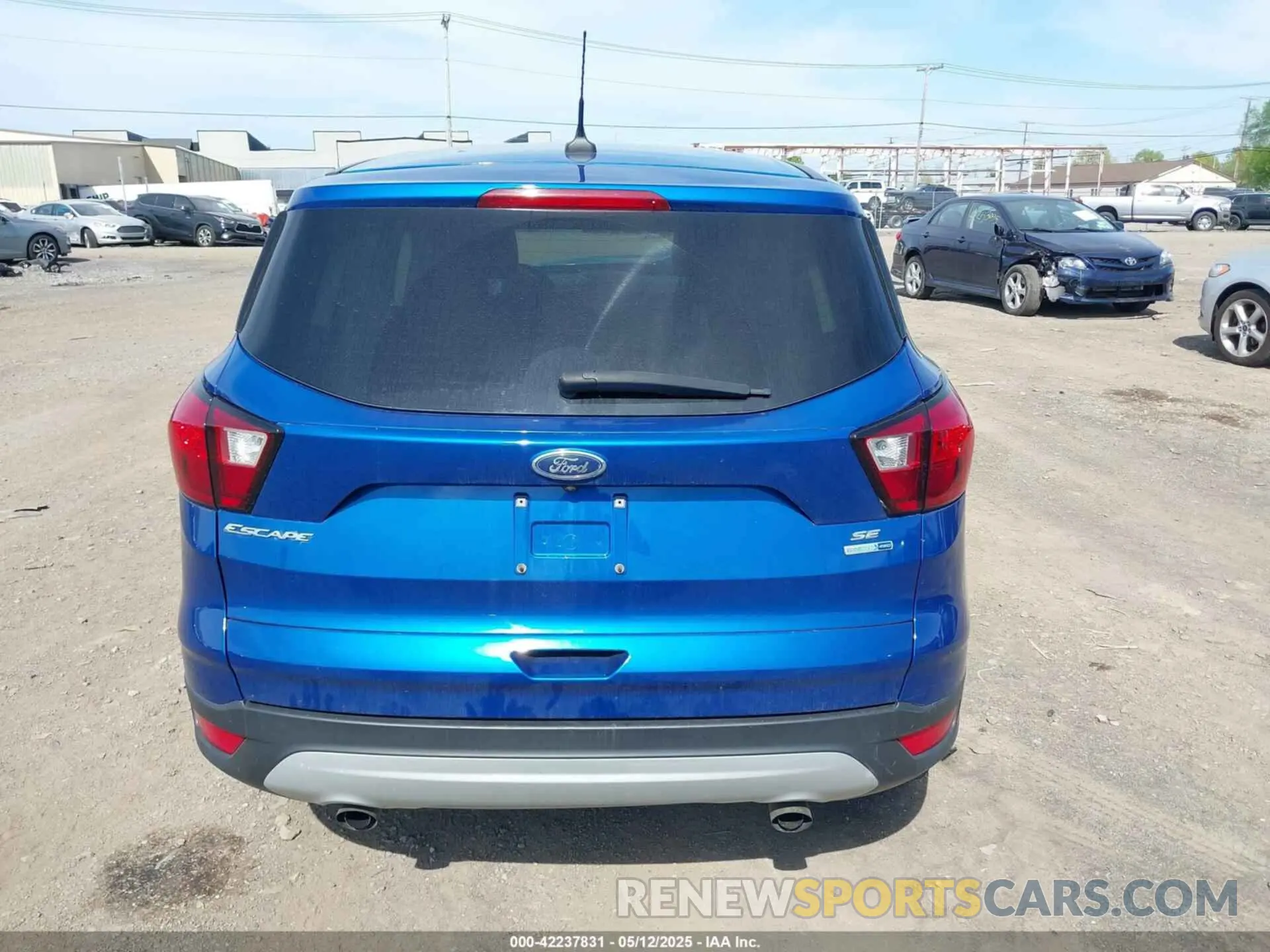 16 fotografías del automóvil dañado 1FMCU9GD5KUC48900 FORD ESCAPE 2019