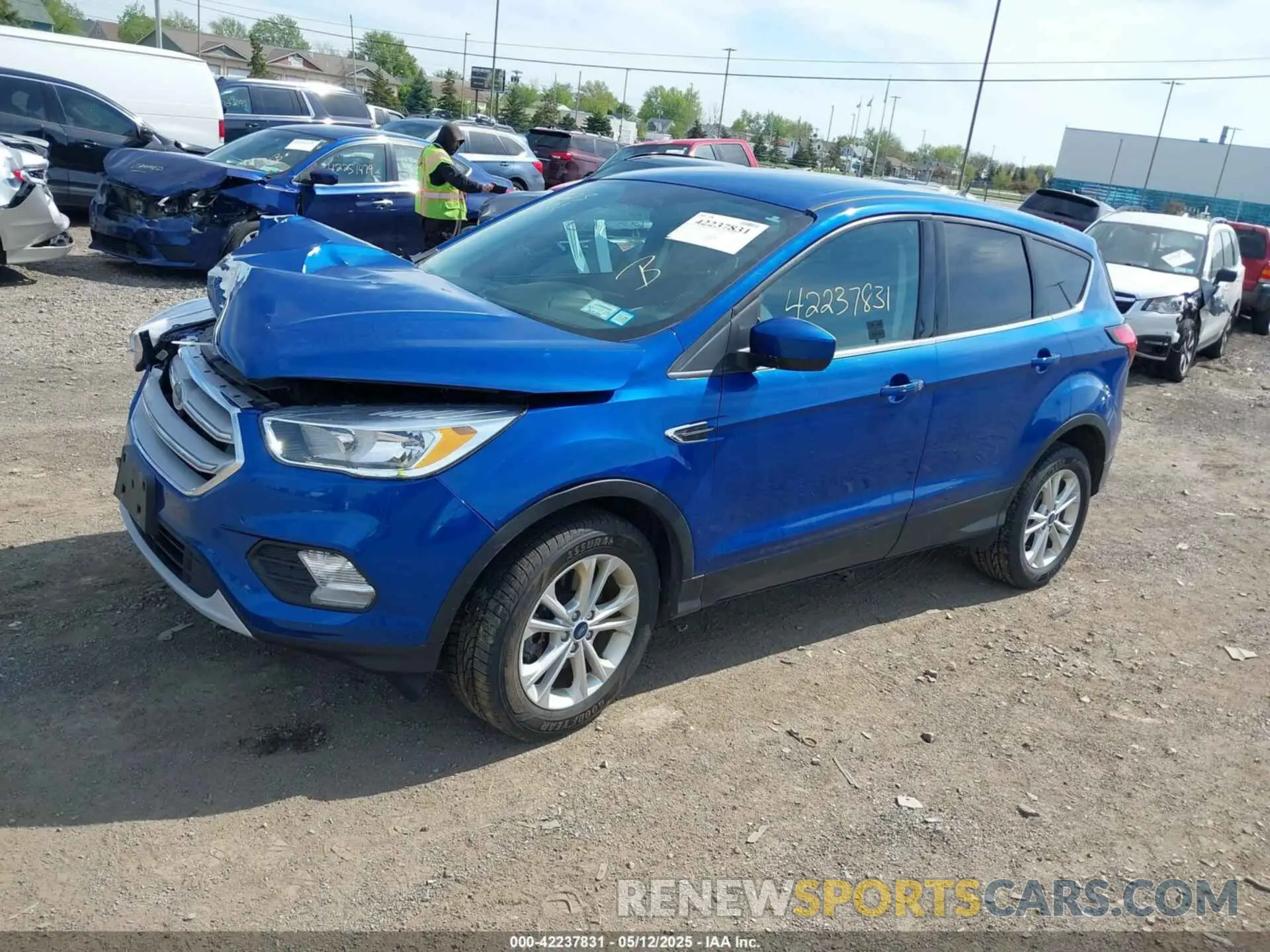 2 fotografías del automóvil dañado 1FMCU9GD5KUC48900 FORD ESCAPE 2019