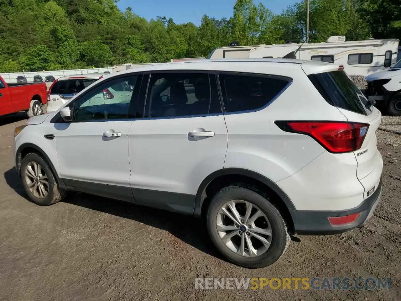 2 fotografías del automóvil dañado 1FMCU9GD6KUA23742 FORD ESCAPE 2019