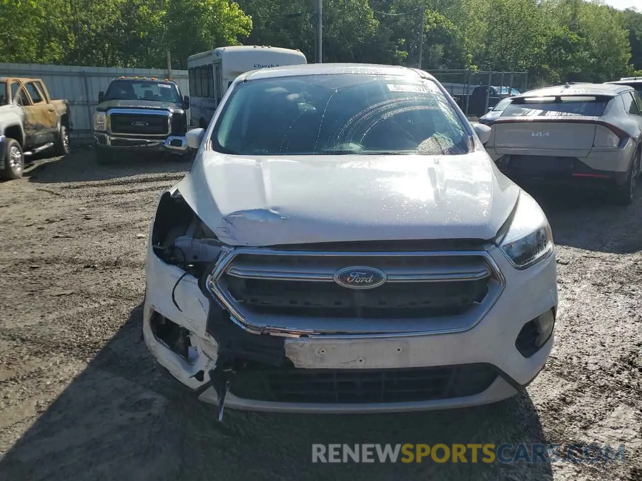 5 fotografías del automóvil dañado 1FMCU9GD6KUA23742 FORD ESCAPE 2019