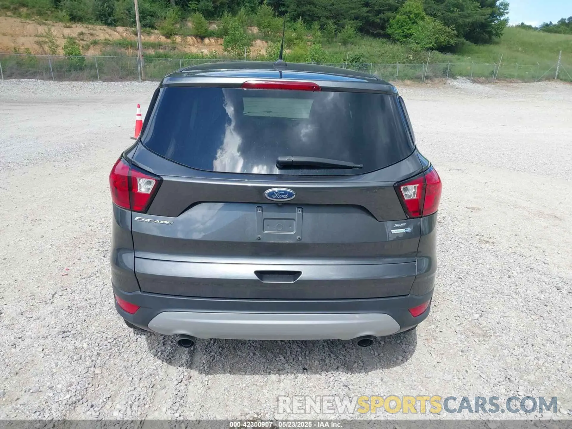 17 fotografías del automóvil dañado 1FMCU9GD6KUA32411 FORD ESCAPE 2019