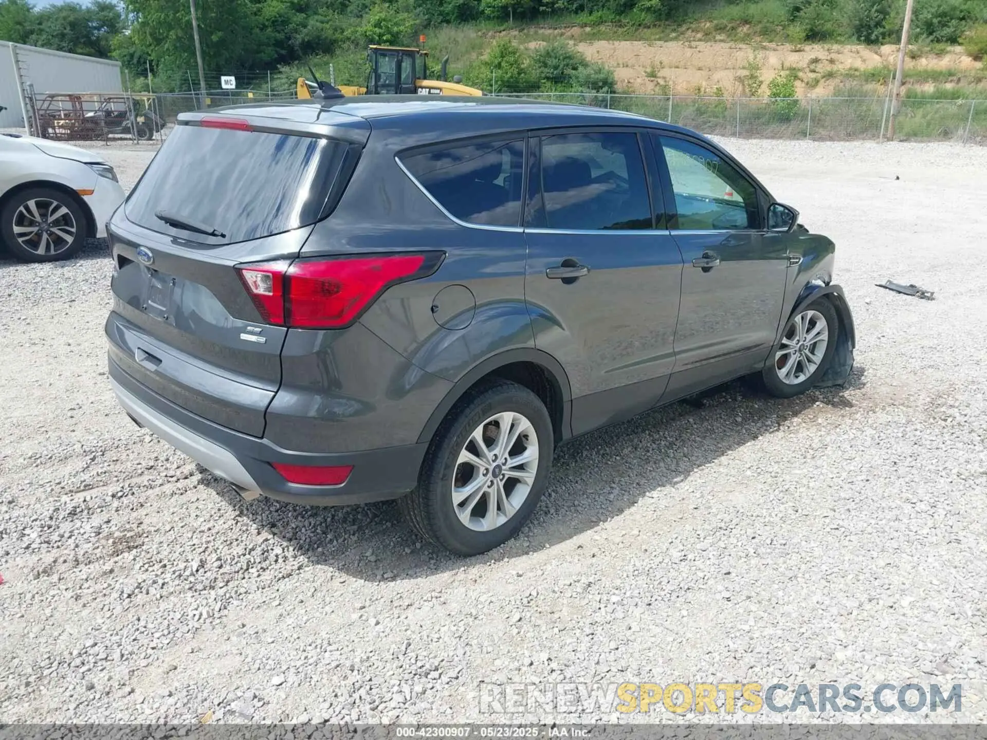 4 fotografías del automóvil dañado 1FMCU9GD6KUA32411 FORD ESCAPE 2019