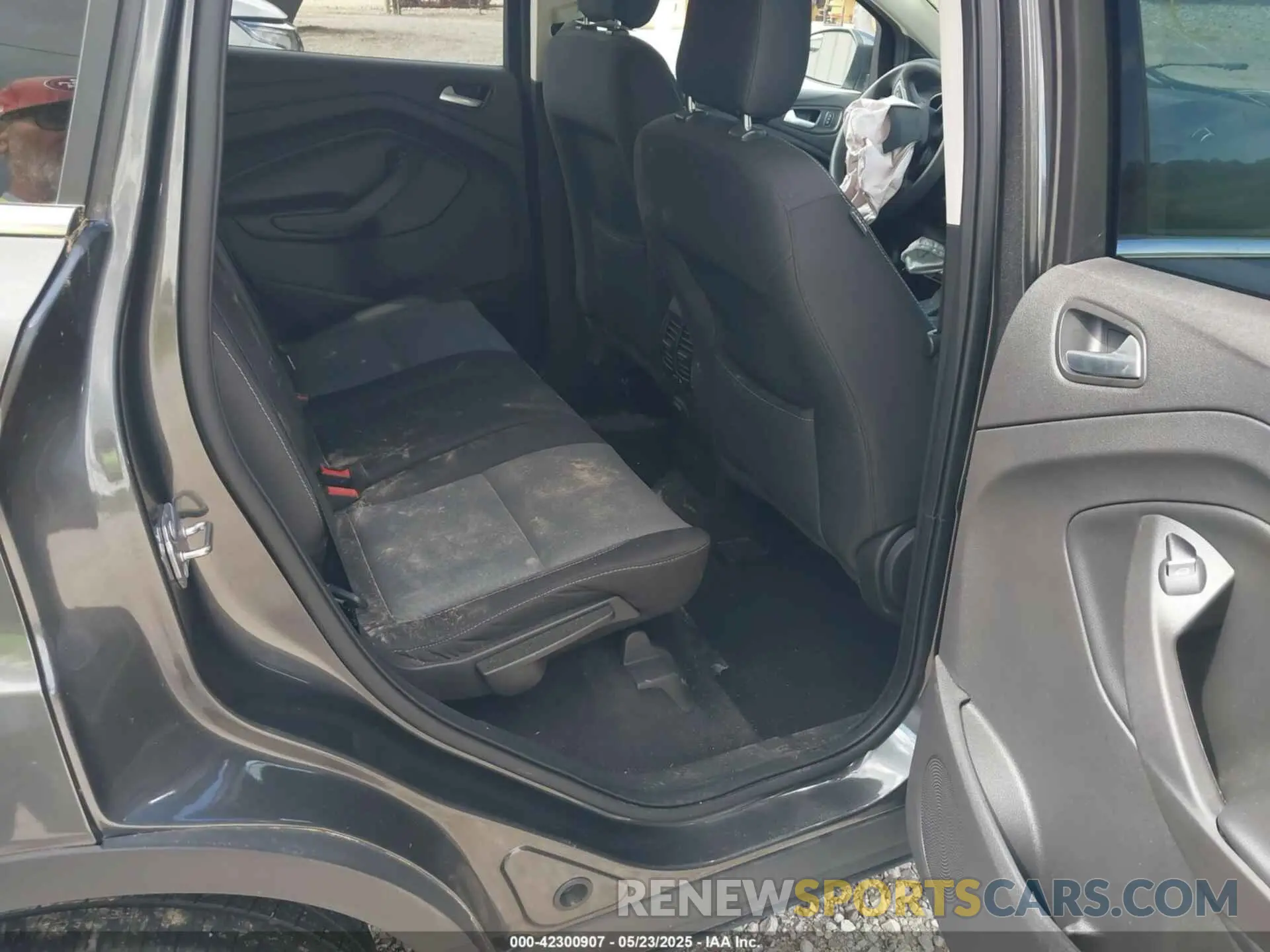 8 fotografías del automóvil dañado 1FMCU9GD6KUA32411 FORD ESCAPE 2019