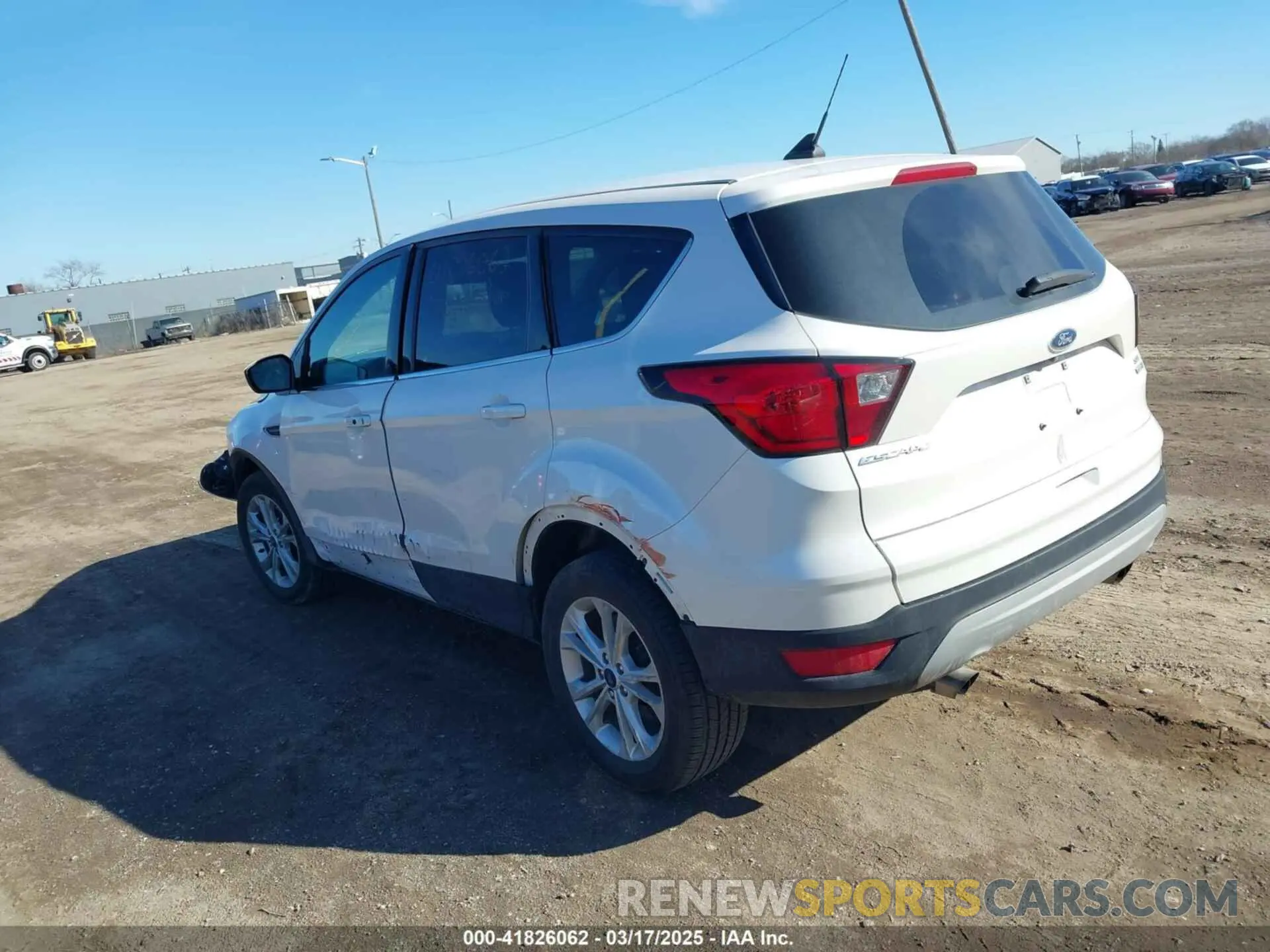 3 fotografías del automóvil dañado 1FMCU9GD6KUA69877 FORD ESCAPE 2019