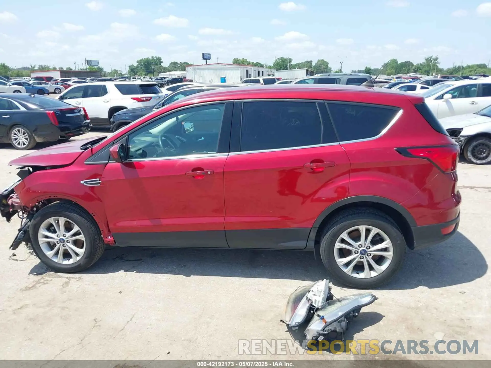 15 fotografías del automóvil dañado 1FMCU9GD6KUB24800 FORD ESCAPE 2019