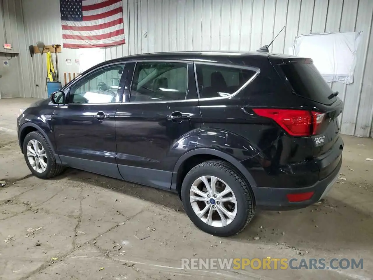 2 fotografías del automóvil dañado 1FMCU9GD6KUB27891 FORD ESCAPE 2019