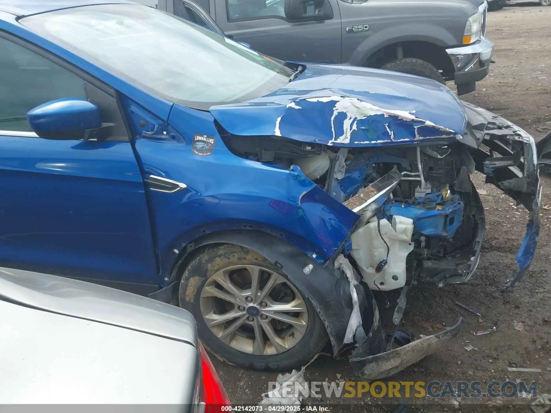 6 fotografías del automóvil dañado 1FMCU9GD6KUB53780 FORD ESCAPE 2019