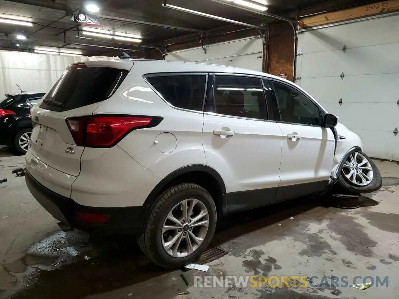 3 fotografías del automóvil dañado 1FMCU9GD7KUB19086 FORD ESCAPE 2019
