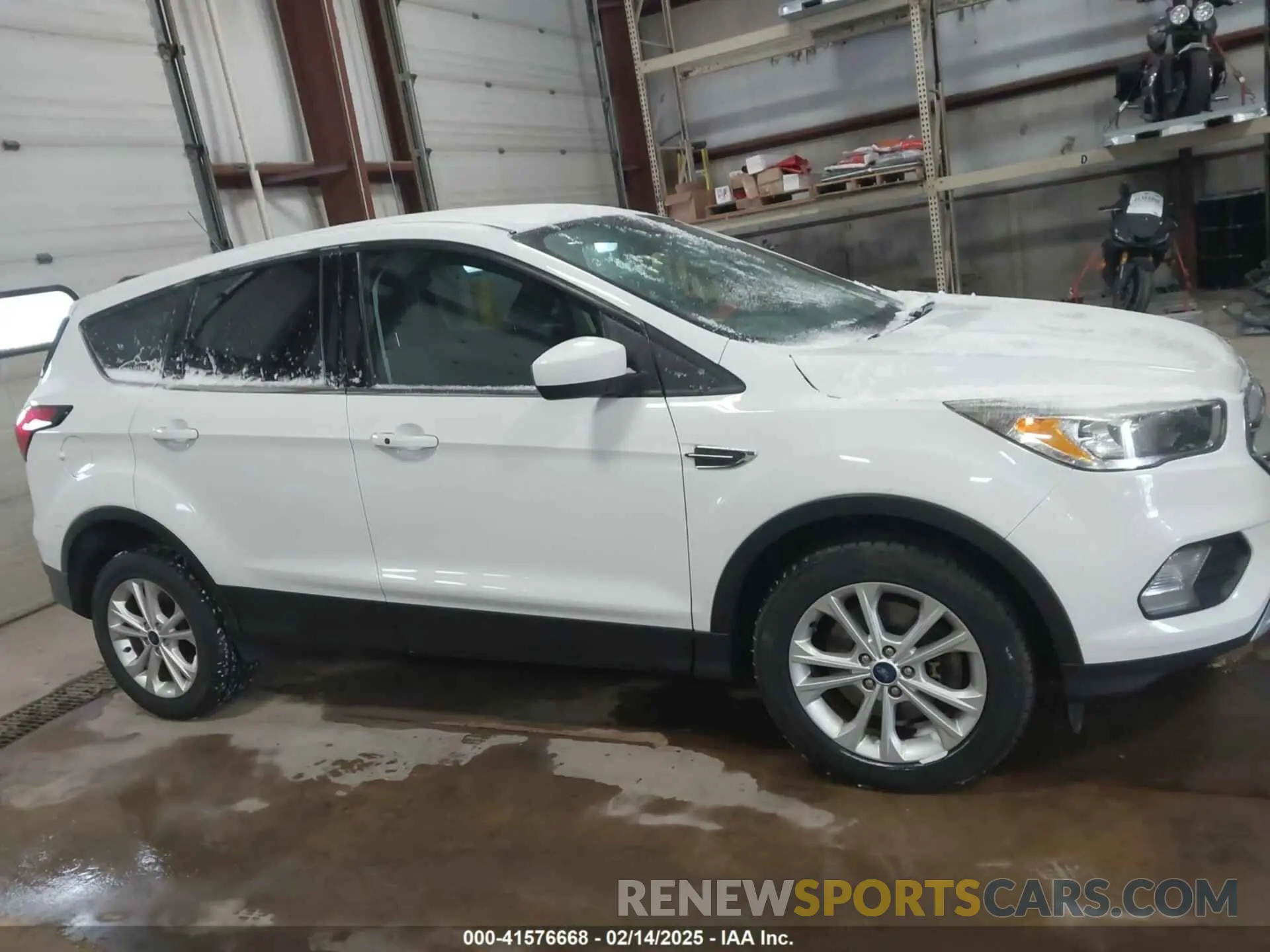 13 fotografías del automóvil dañado 1FMCU9GD7KUC34075 FORD ESCAPE 2019