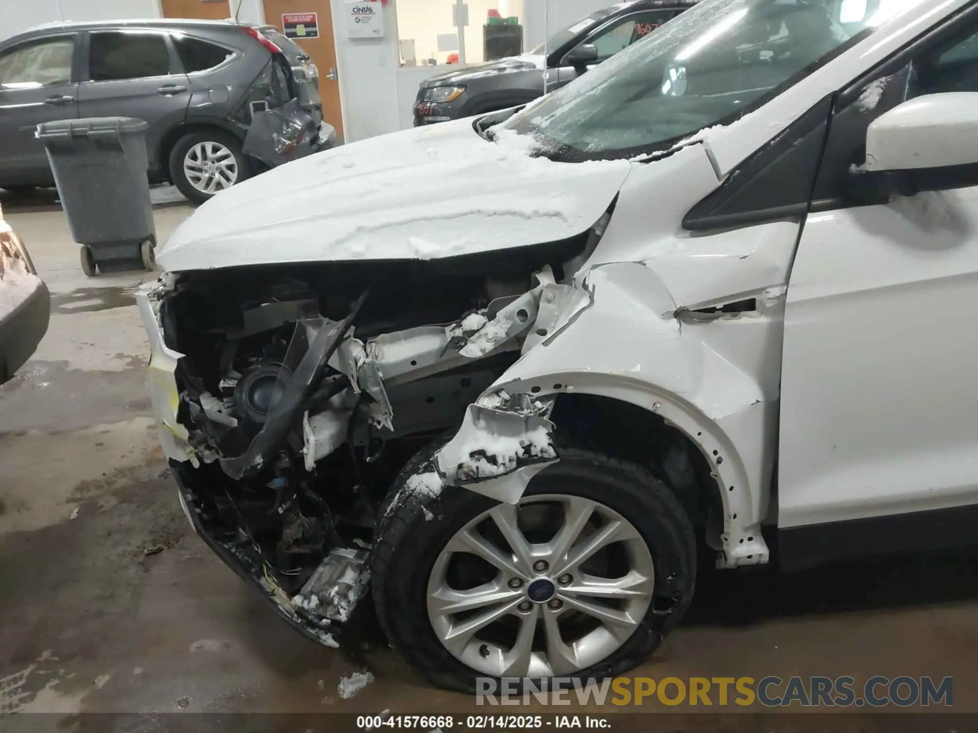 6 fotografías del automóvil dañado 1FMCU9GD7KUC34075 FORD ESCAPE 2019