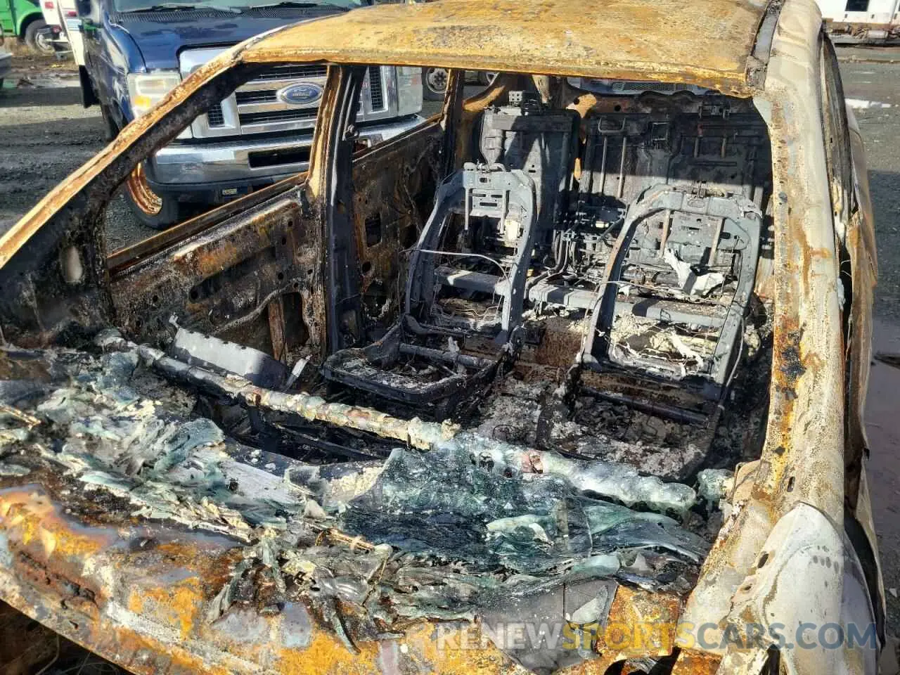 8 fotografías del automóvil dañado 1FMCU9GD7KUC40281 FORD ESCAPE 2019
