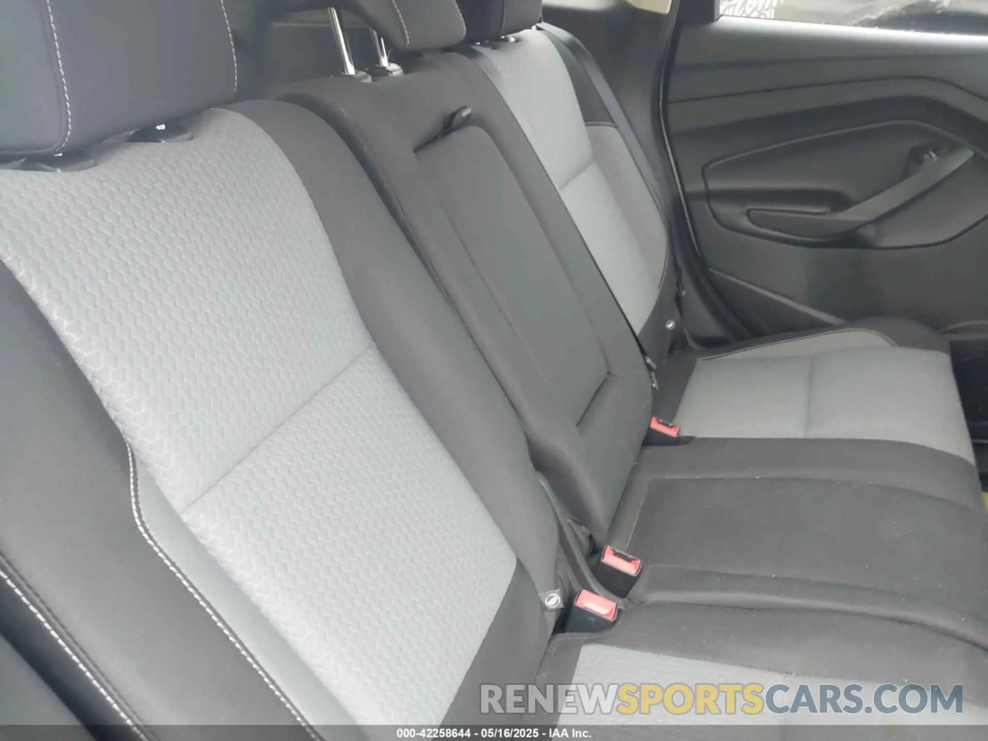 8 fotografías del automóvil dañado 1FMCU9GD8KUA73154 FORD ESCAPE 2019