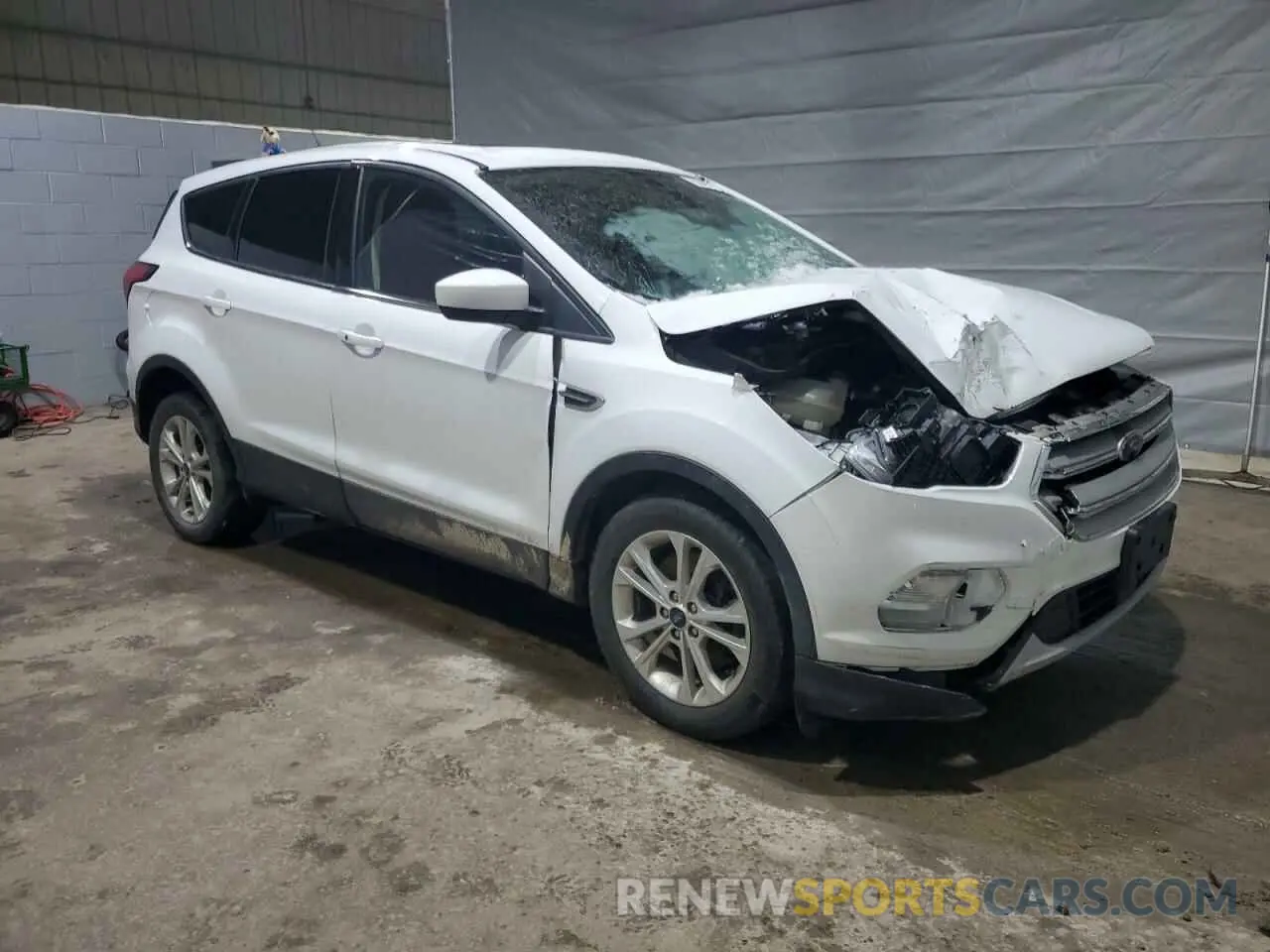 4 fotografías del automóvil dañado 1FMCU9GD8KUA86552 FORD ESCAPE 2019