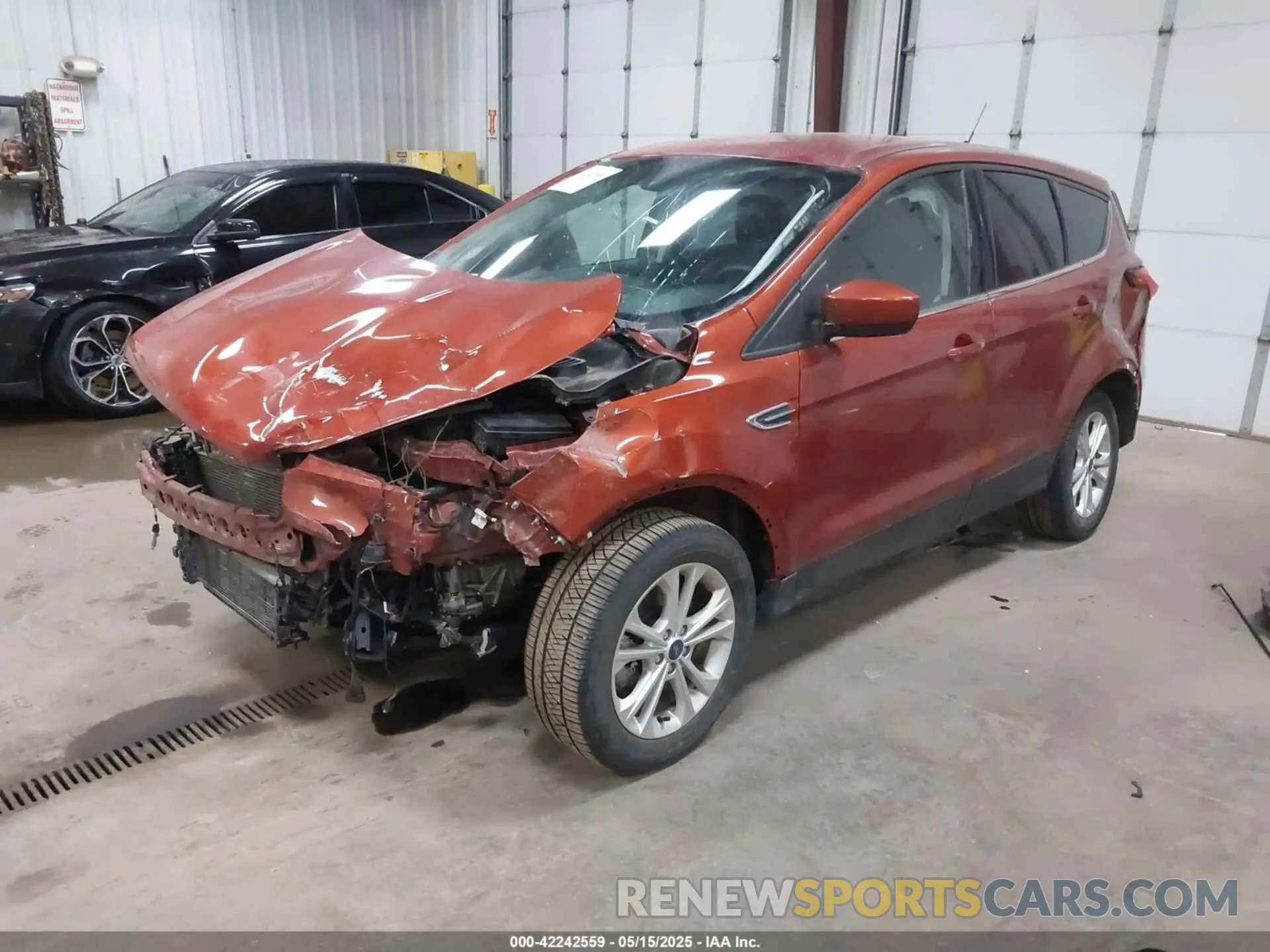 2 fotografías del automóvil dañado 1FMCU9GD8KUB27830 FORD ESCAPE 2019