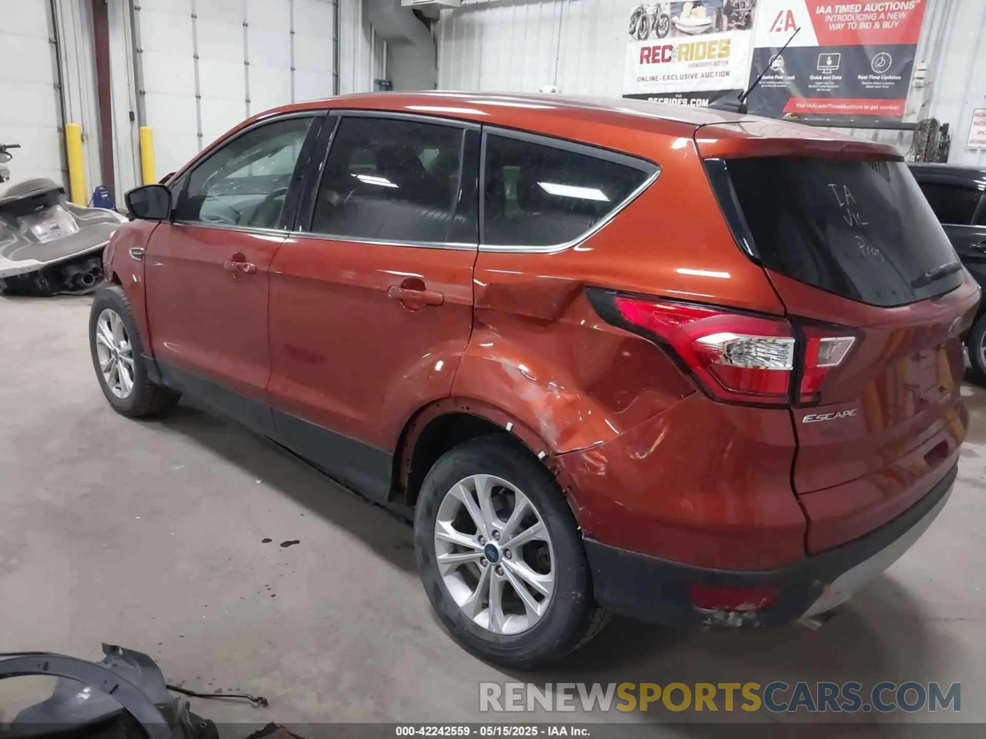 3 fotografías del automóvil dañado 1FMCU9GD8KUB27830 FORD ESCAPE 2019