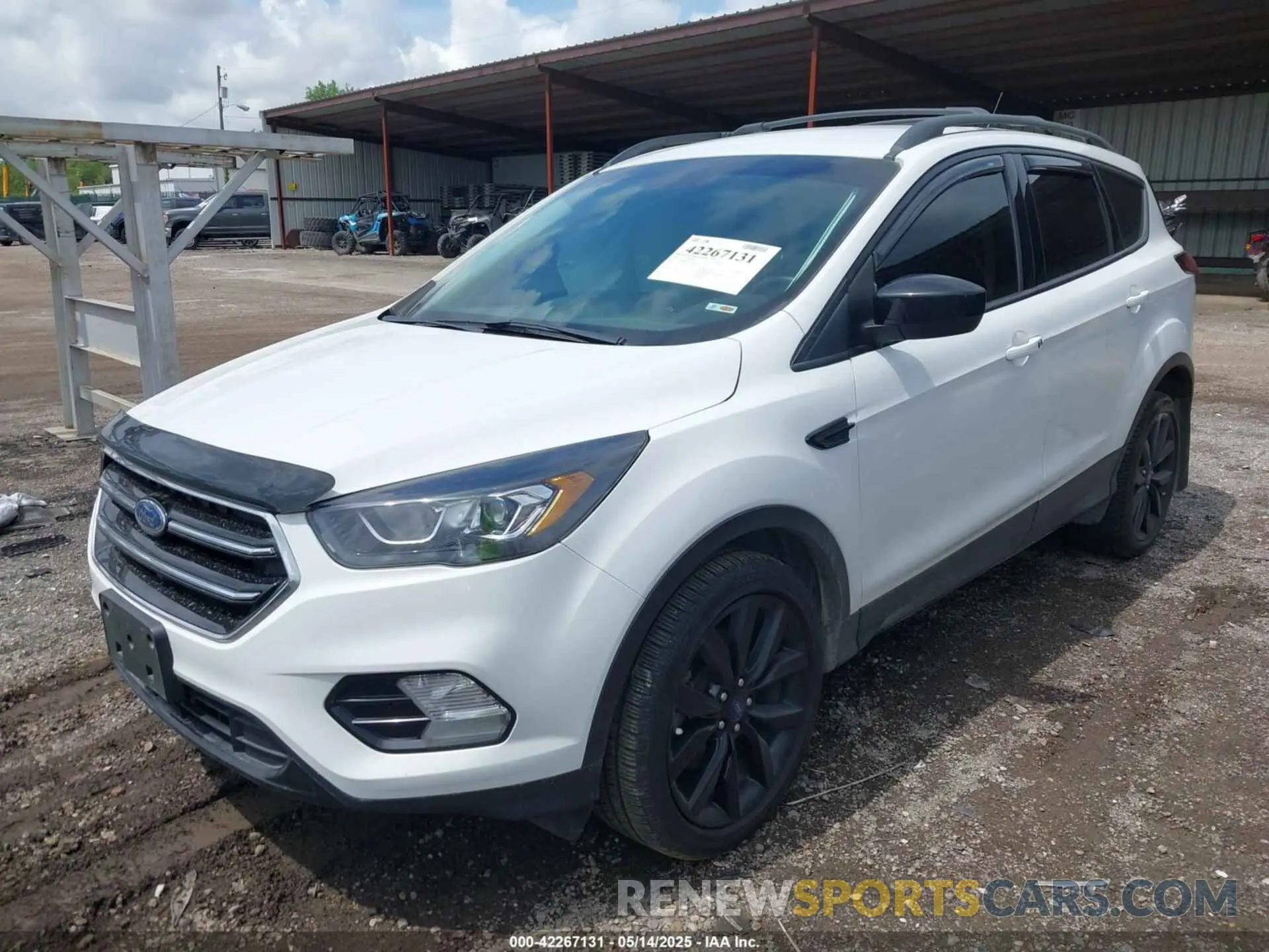 2 fotografías del automóvil dañado 1FMCU9GD8KUB42375 FORD ESCAPE 2019