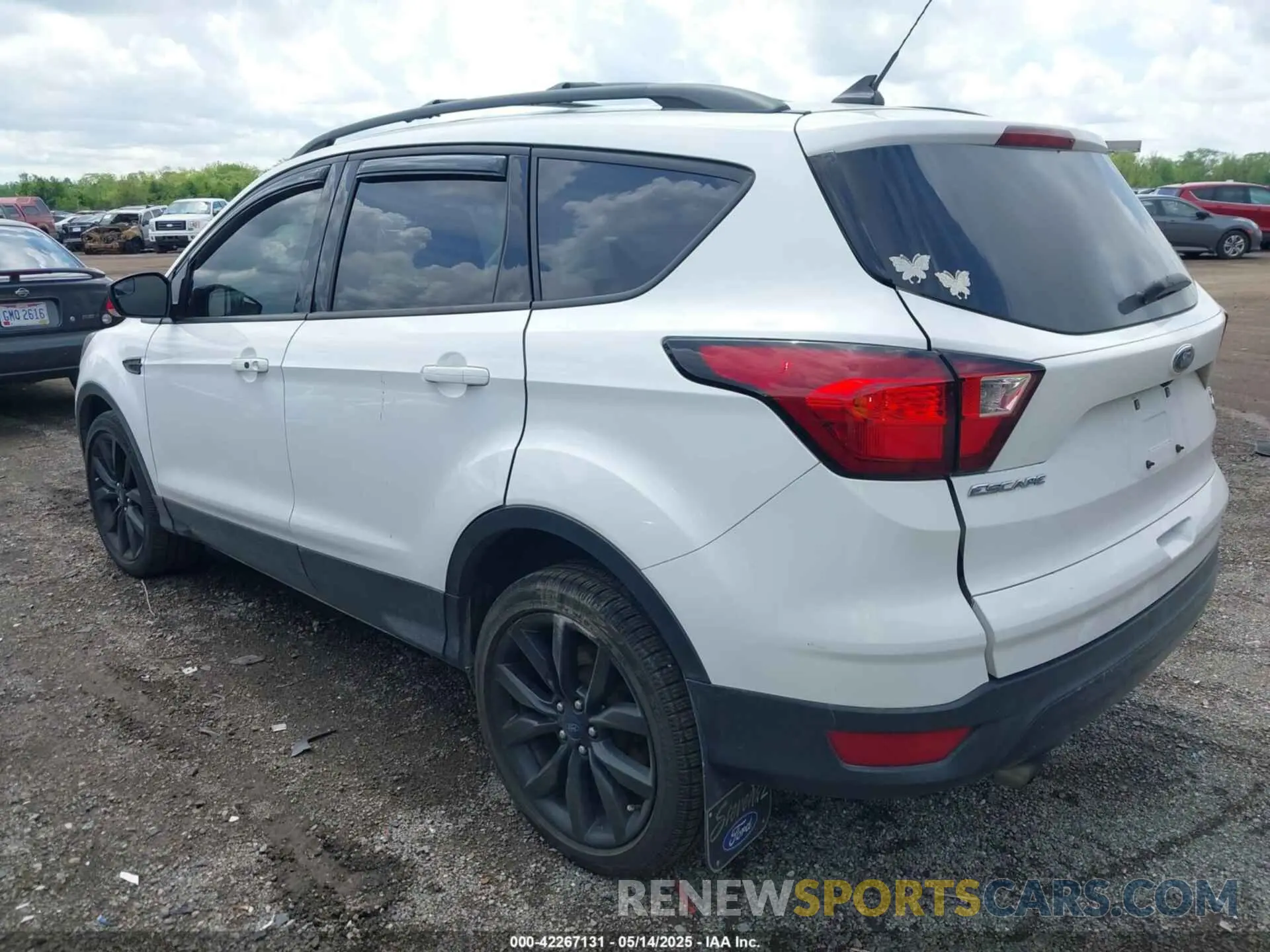 3 fotografías del automóvil dañado 1FMCU9GD8KUB42375 FORD ESCAPE 2019