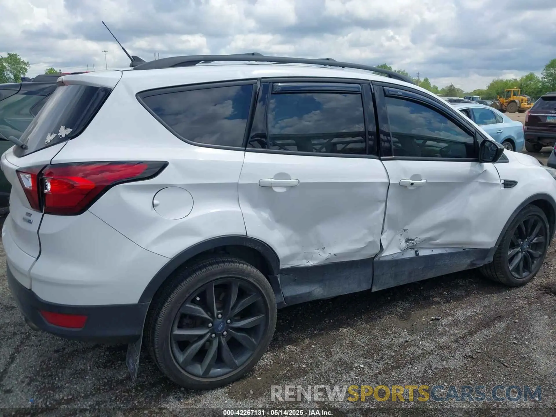 6 fotografías del automóvil dañado 1FMCU9GD8KUB42375 FORD ESCAPE 2019