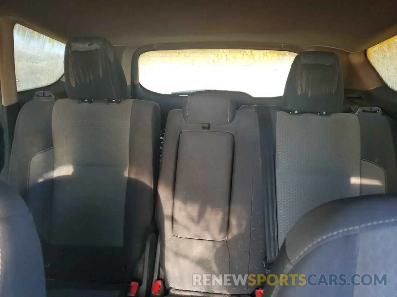 10 fotografías del automóvil dañado 1FMCU9GD9KUA20902 FORD ESCAPE 2019