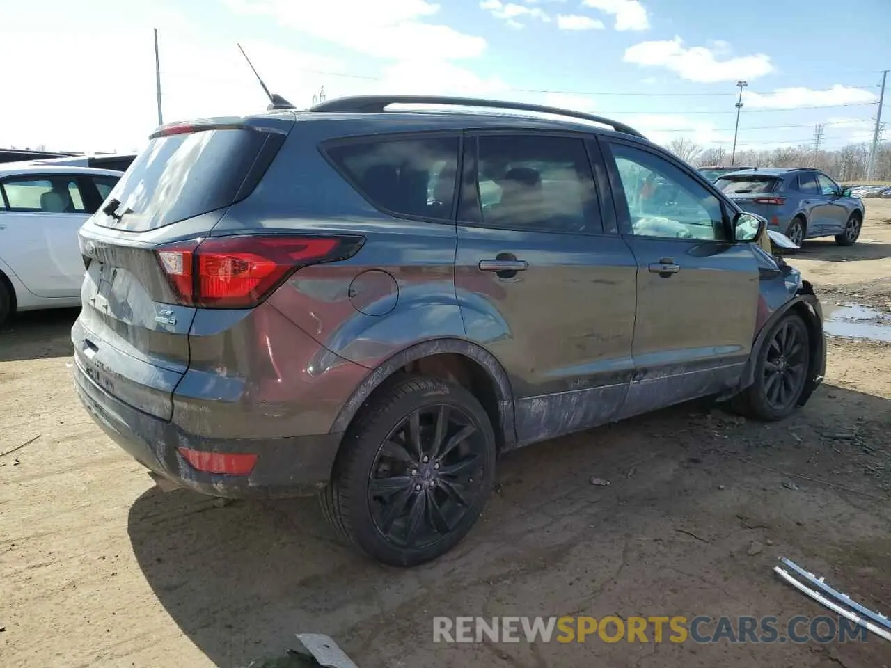 3 fotografías del automóvil dañado 1FMCU9GD9KUA32693 FORD ESCAPE 2019