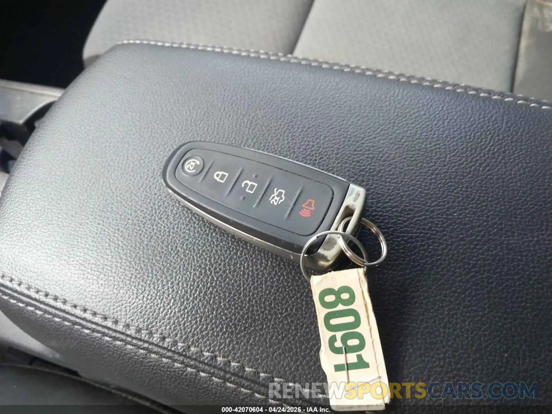 11 fotografías del automóvil dañado 1FMCU9GD9KUA66116 FORD ESCAPE 2019