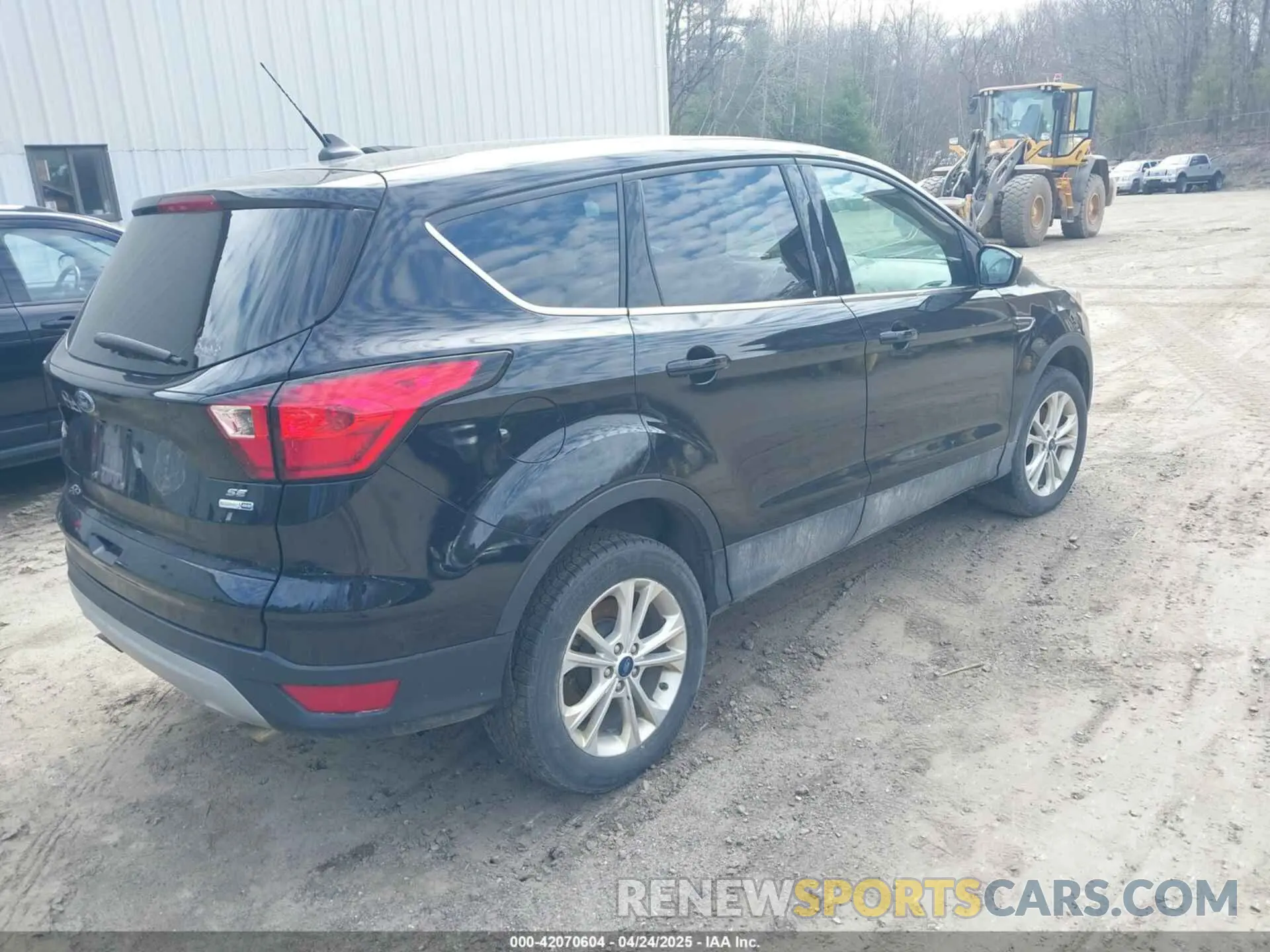 4 fotografías del automóvil dañado 1FMCU9GD9KUA66116 FORD ESCAPE 2019