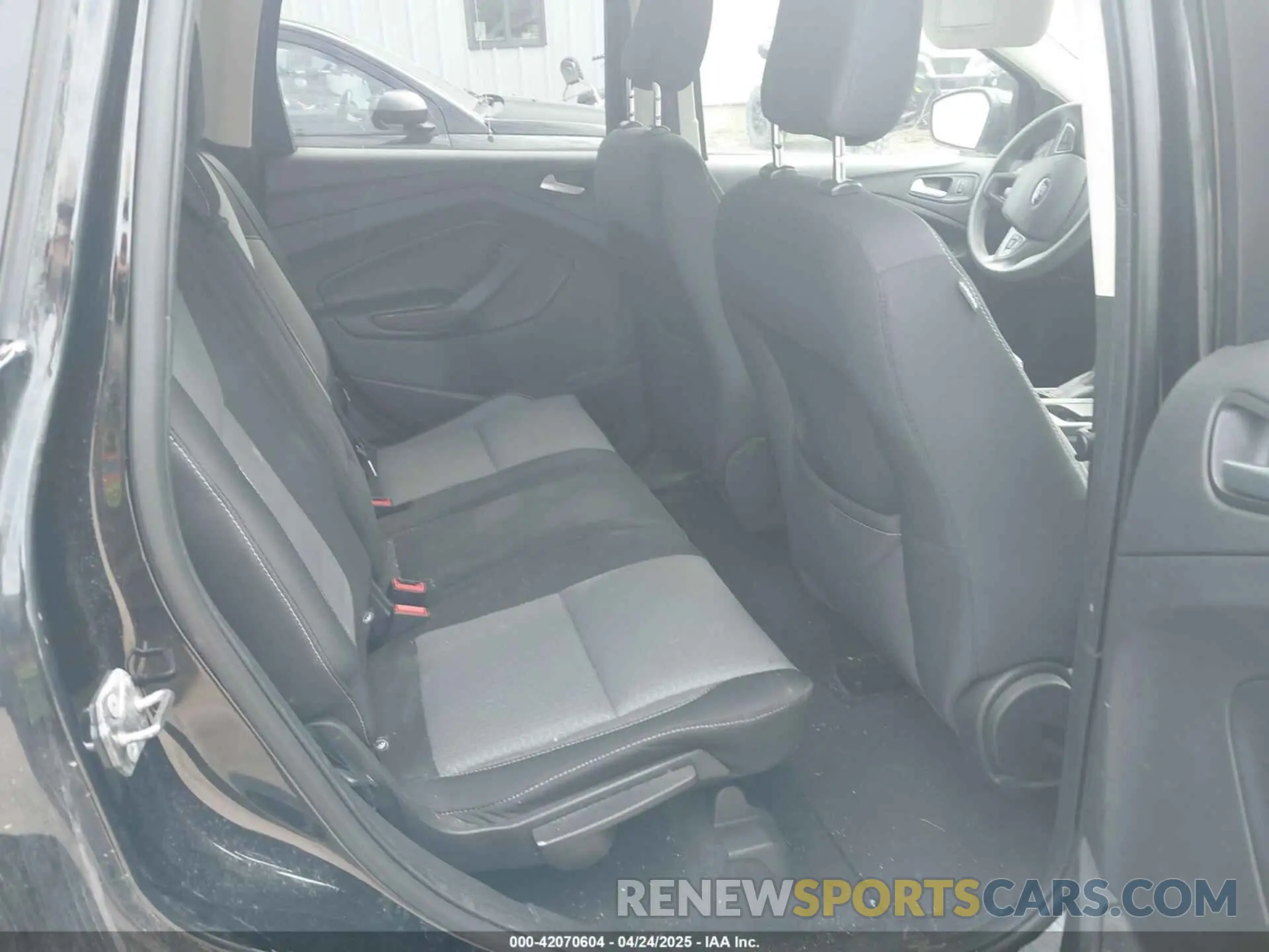 8 fotografías del automóvil dañado 1FMCU9GD9KUA66116 FORD ESCAPE 2019