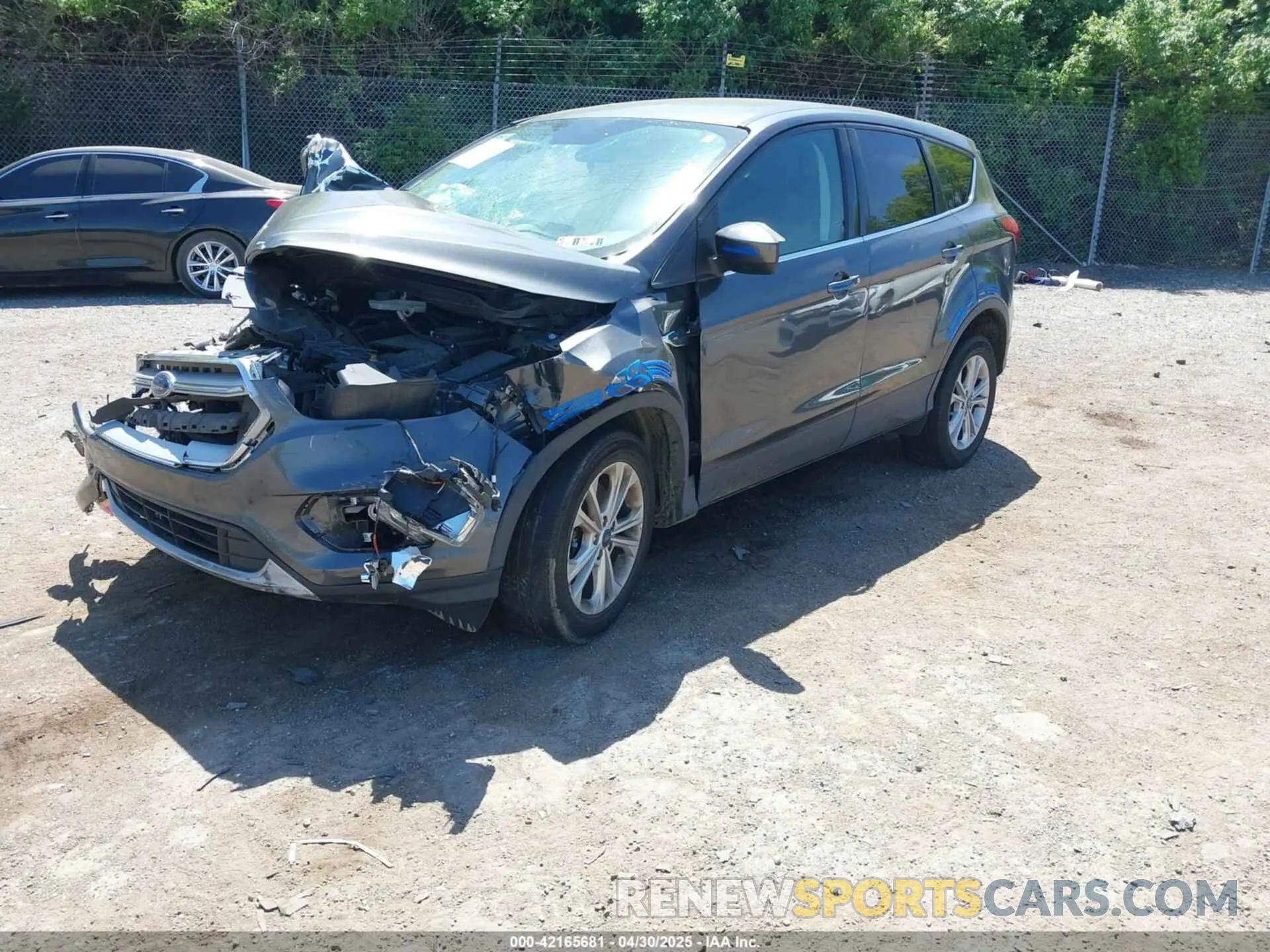 2 fotografías del automóvil dañado 1FMCU9GD9KUA70330 FORD ESCAPE 2019