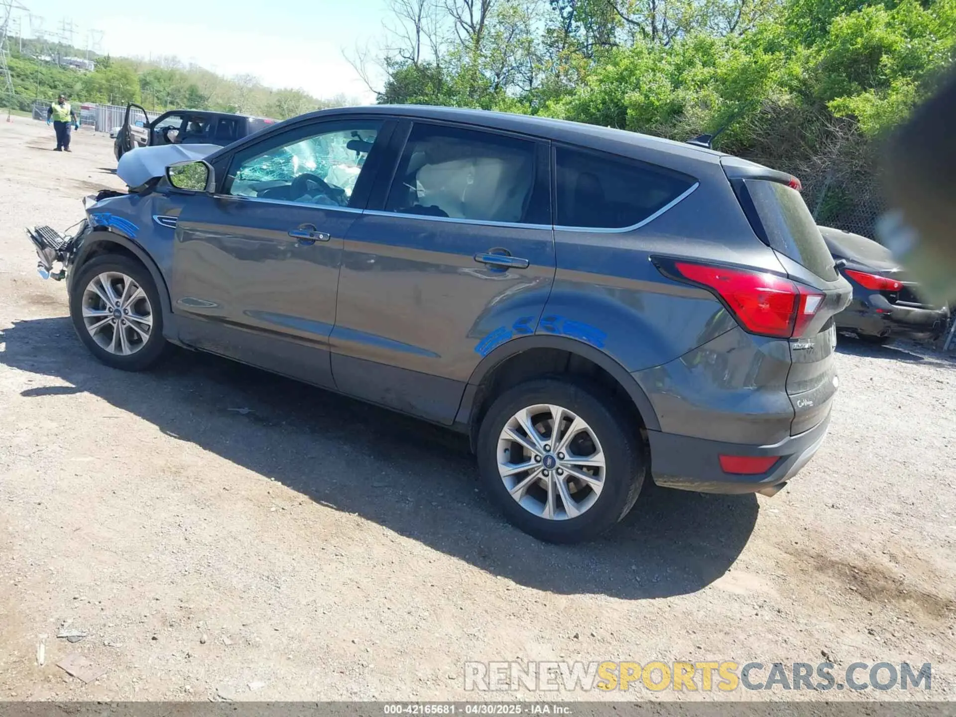 3 fotografías del automóvil dañado 1FMCU9GD9KUA70330 FORD ESCAPE 2019