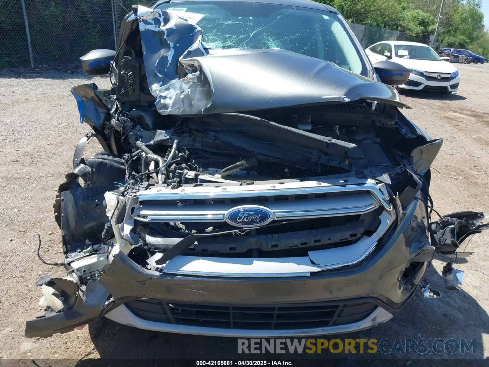 6 fotografías del automóvil dañado 1FMCU9GD9KUA70330 FORD ESCAPE 2019
