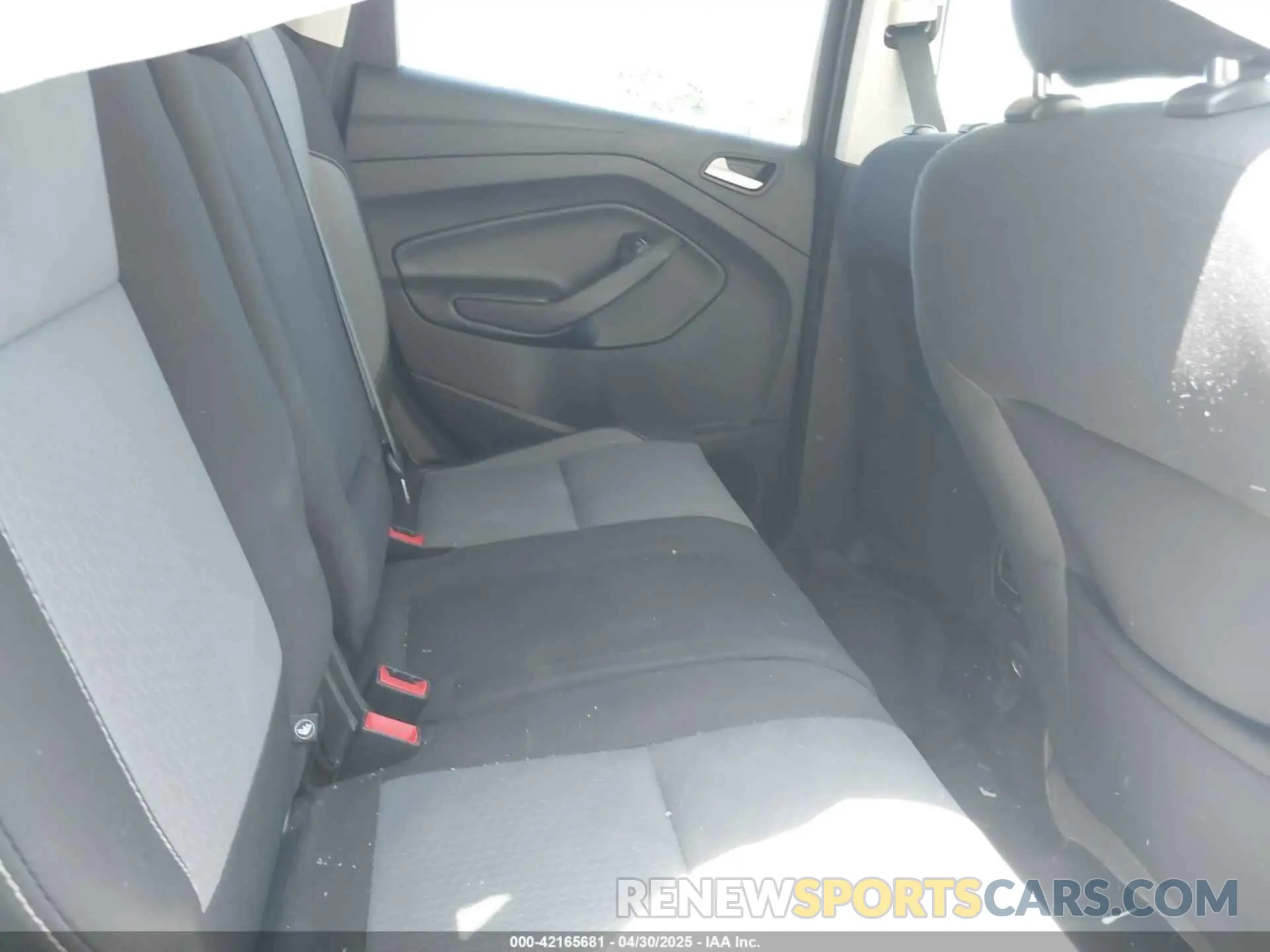 8 fotografías del automóvil dañado 1FMCU9GD9KUA70330 FORD ESCAPE 2019