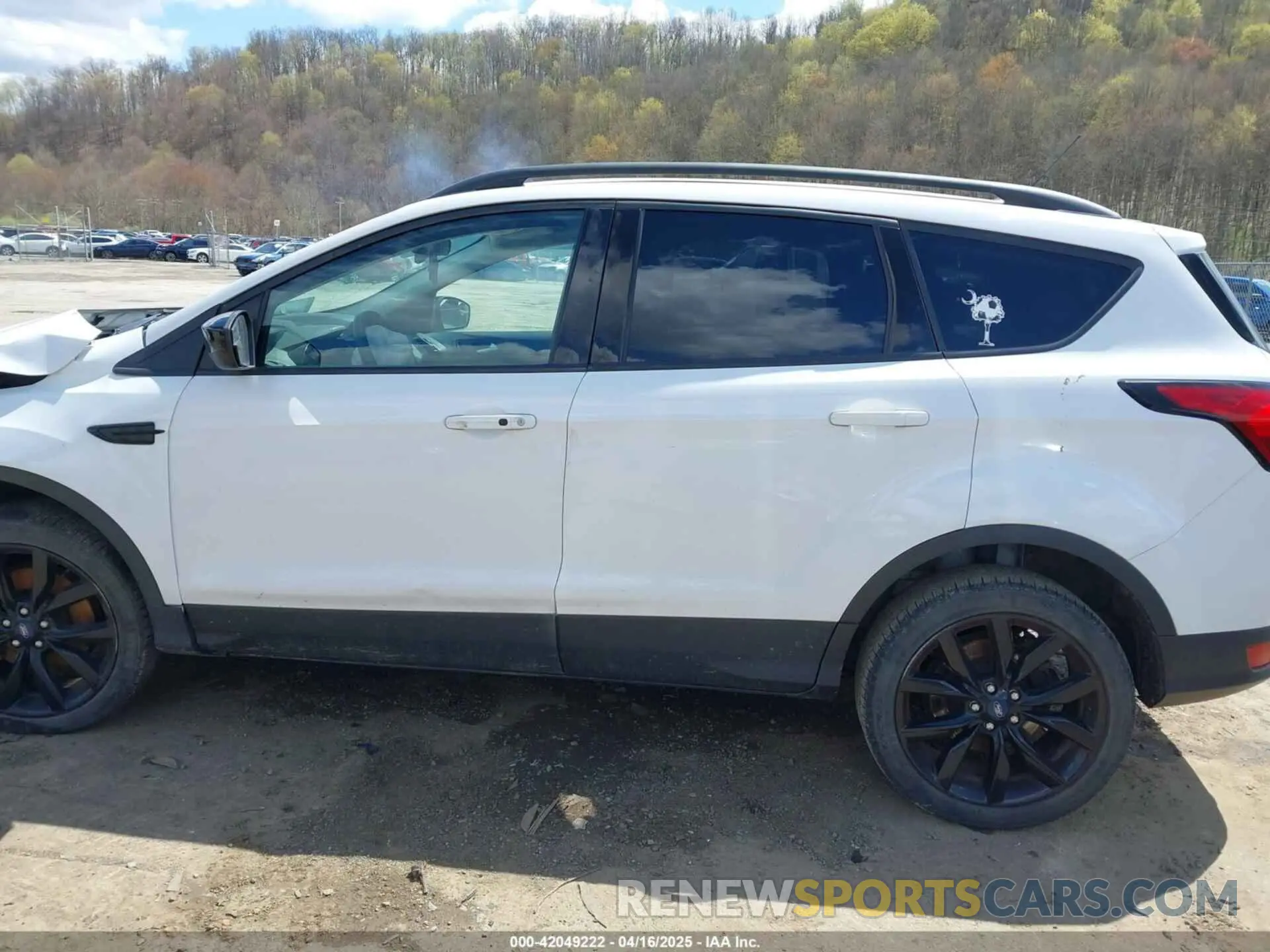 14 fotografías del automóvil dañado 1FMCU9GD9KUA95020 FORD ESCAPE 2019