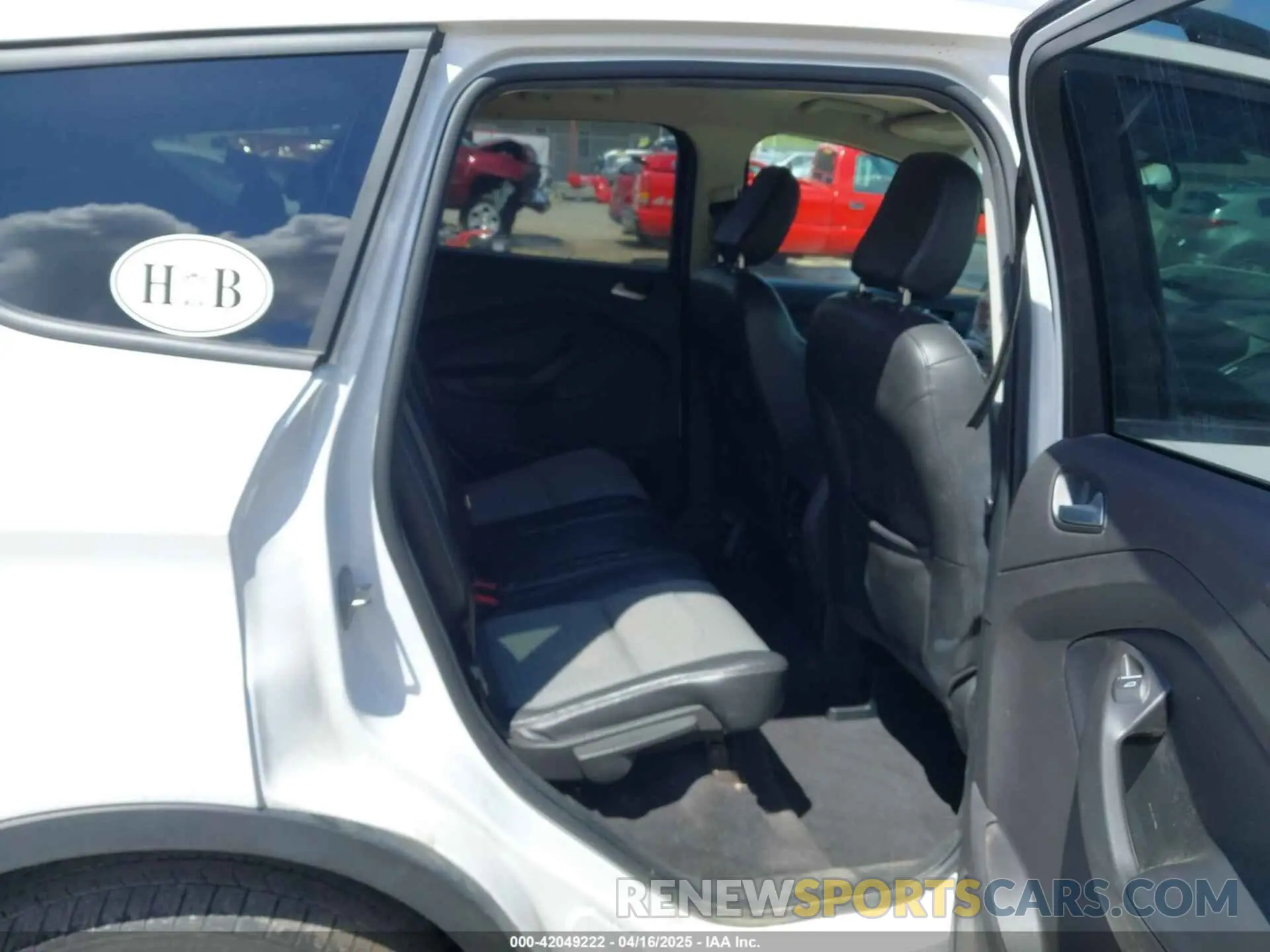 8 fotografías del automóvil dañado 1FMCU9GD9KUA95020 FORD ESCAPE 2019
