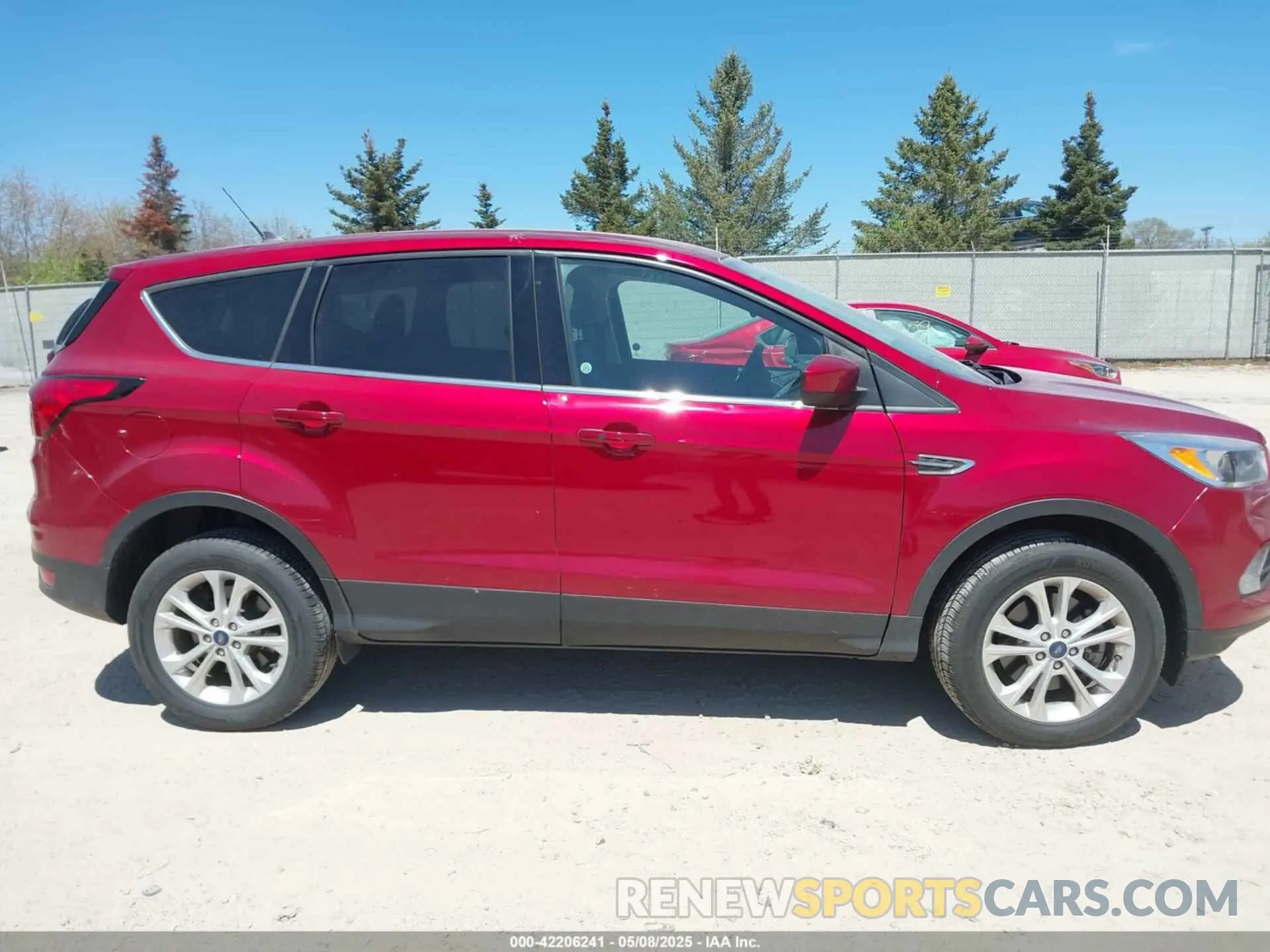 14 fotografías del automóvil dañado 1FMCU9GD9KUB22426 FORD ESCAPE 2019