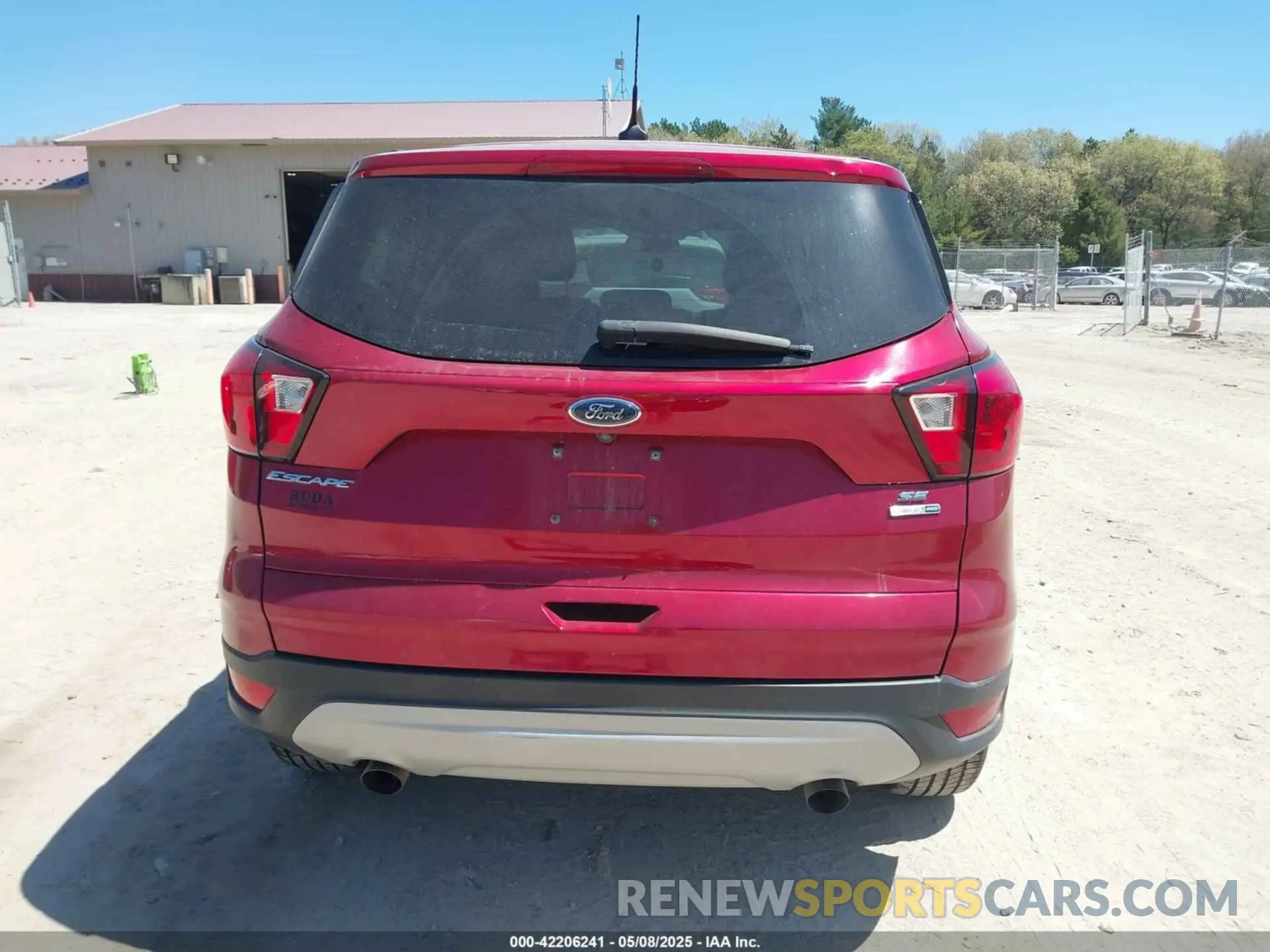17 fotografías del automóvil dañado 1FMCU9GD9KUB22426 FORD ESCAPE 2019