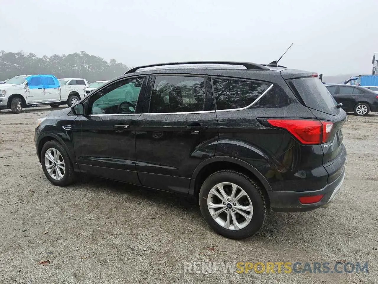 2 fotografías del automóvil dañado 1FMCU9GD9KUB31188 FORD ESCAPE 2019