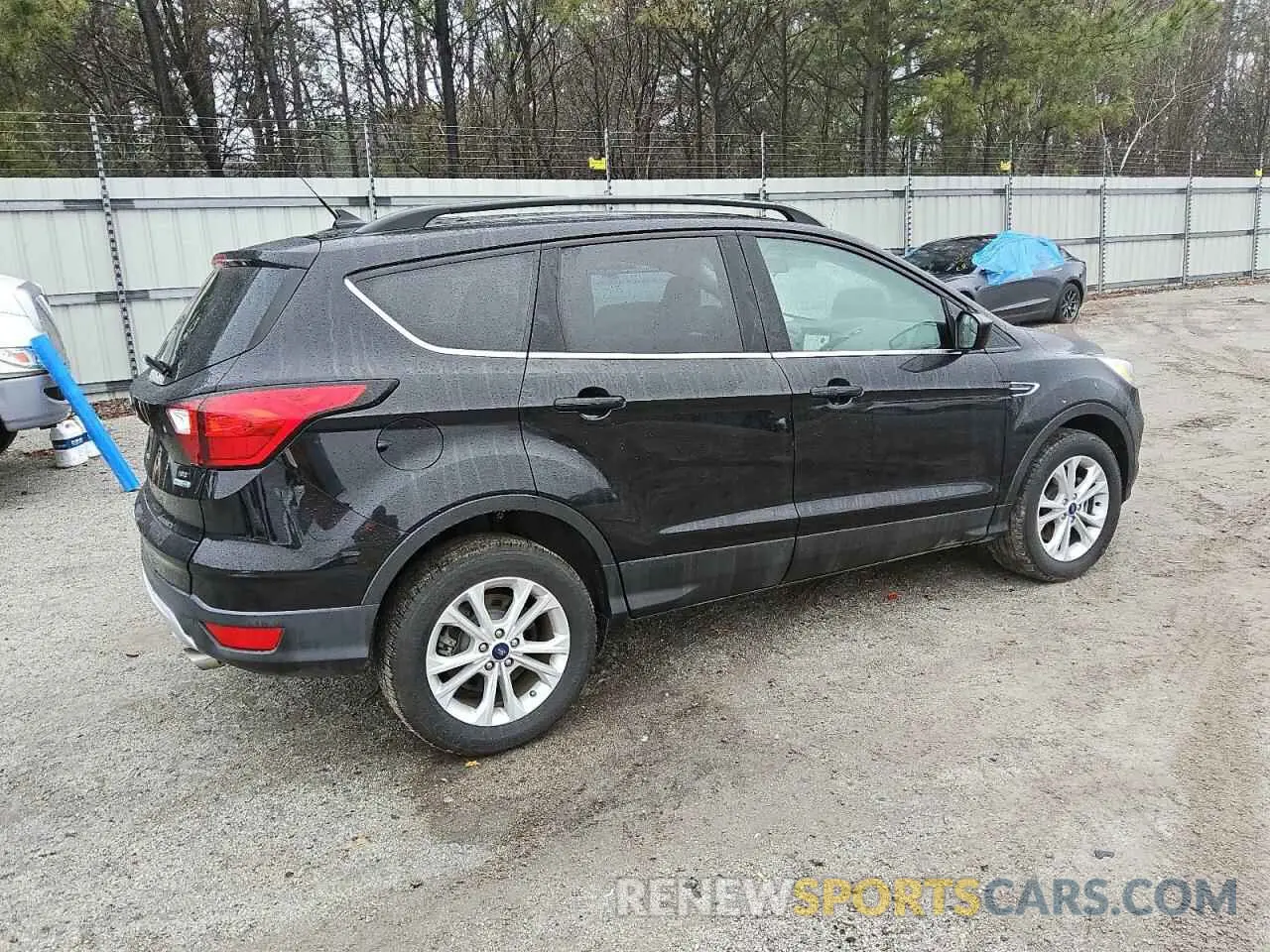 3 fotografías del automóvil dañado 1FMCU9GD9KUB31188 FORD ESCAPE 2019