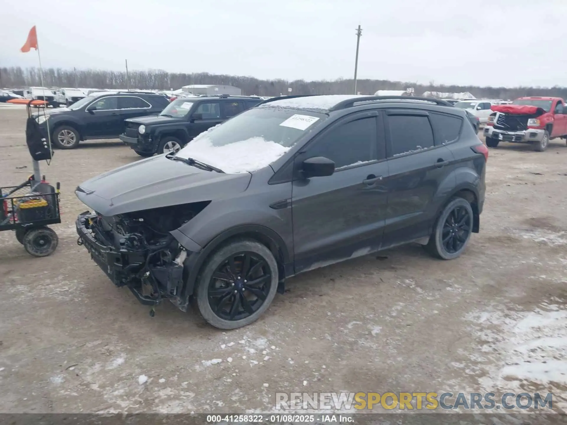 2 fotografías del automóvil dañado 1FMCU9GD9KUB37945 FORD ESCAPE 2019