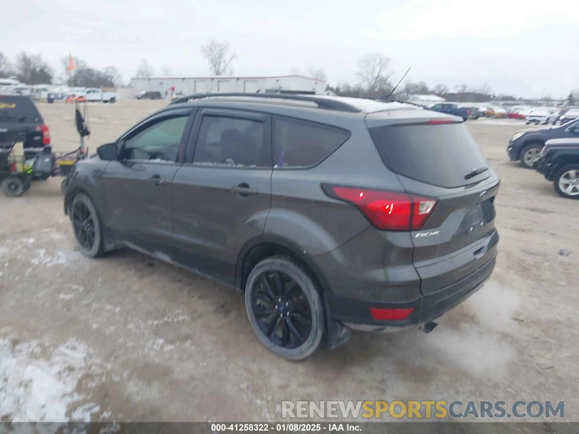 3 fotografías del automóvil dañado 1FMCU9GD9KUB37945 FORD ESCAPE 2019
