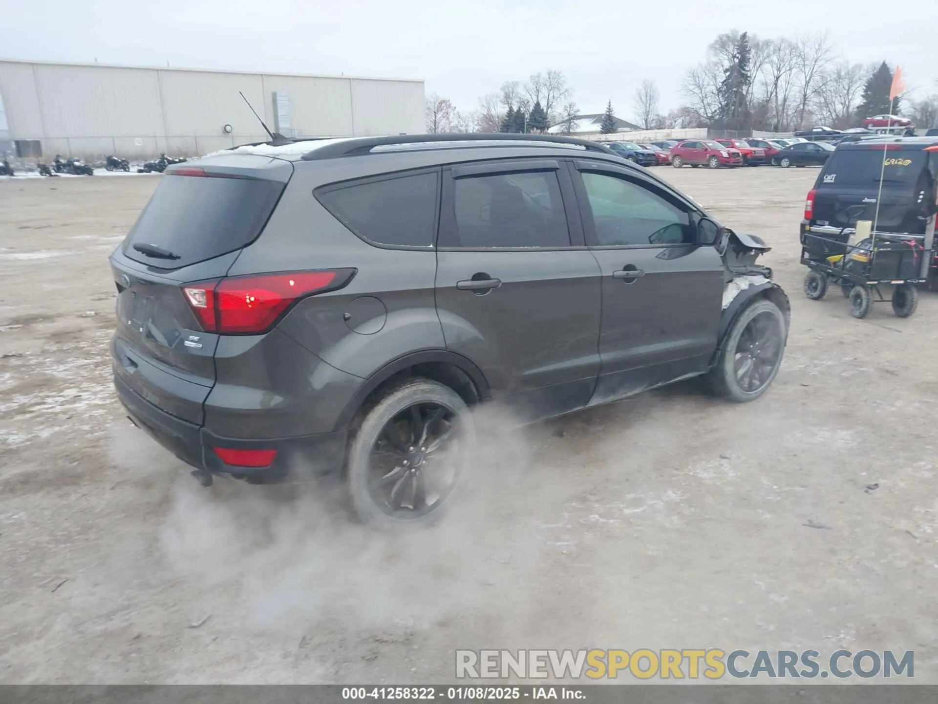 4 fotografías del automóvil dañado 1FMCU9GD9KUB37945 FORD ESCAPE 2019