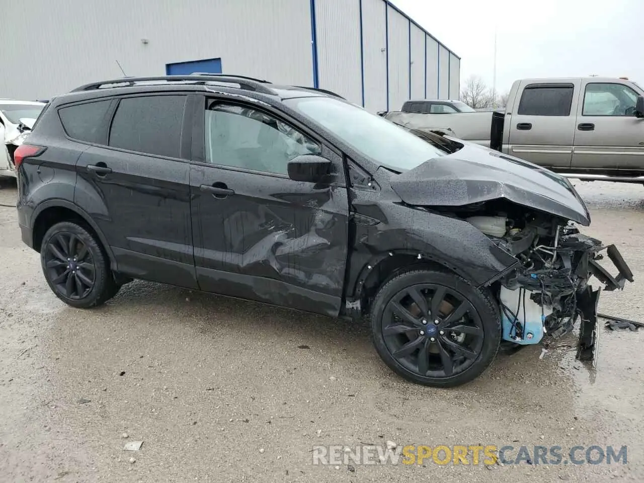 4 fotografías del automóvil dañado 1FMCU9GD9KUB99166 FORD ESCAPE 2019