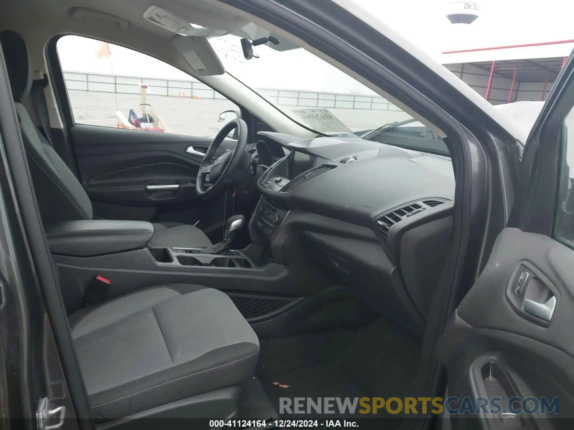5 fotografías del automóvil dañado 1FMCU9GD9KUC53338 FORD ESCAPE 2019