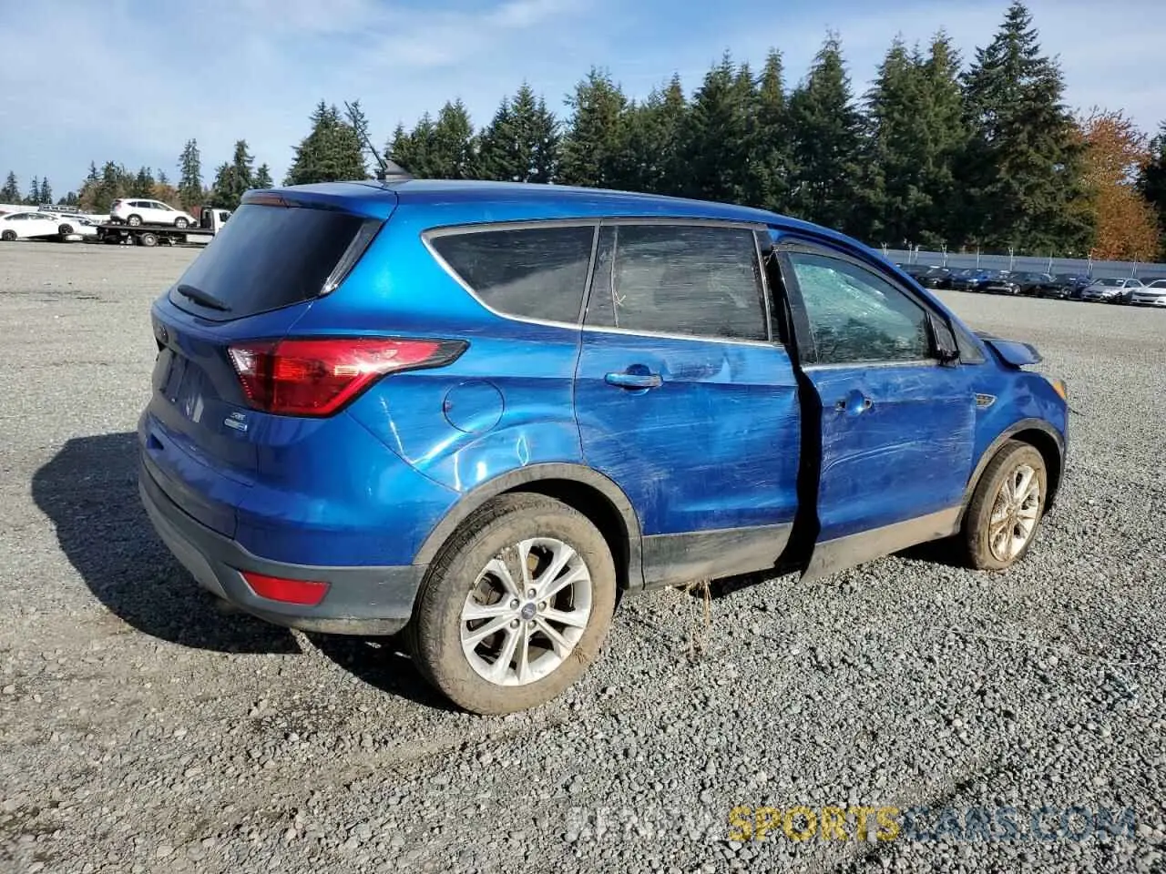 3 fotografías del automóvil dañado 1FMCU9GDXKUA21184 FORD ESCAPE 2019