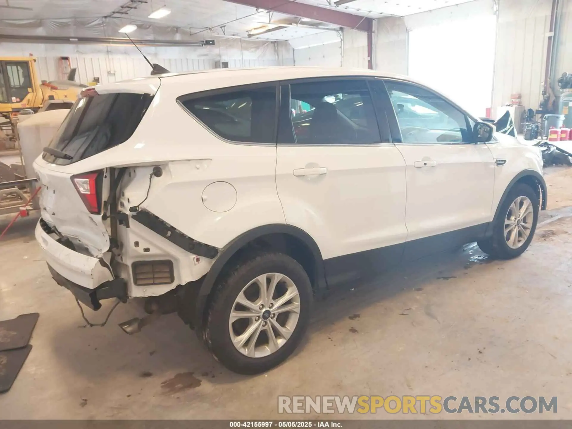 4 fotografías del automóvil dañado 1FMCU9GDXKUA97147 FORD ESCAPE 2019