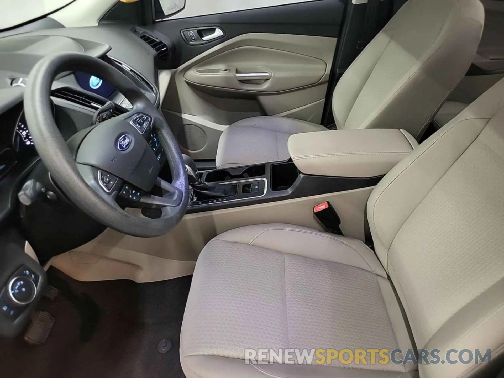 5 fotografías del automóvil dañado 1FMCU9GDXKUB27277 FORD ESCAPE 2019