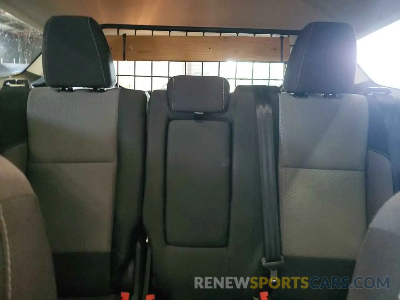 10 fotografías del automóvil dañado 1FMCU9GDXKUB65575 FORD ESCAPE 2019
