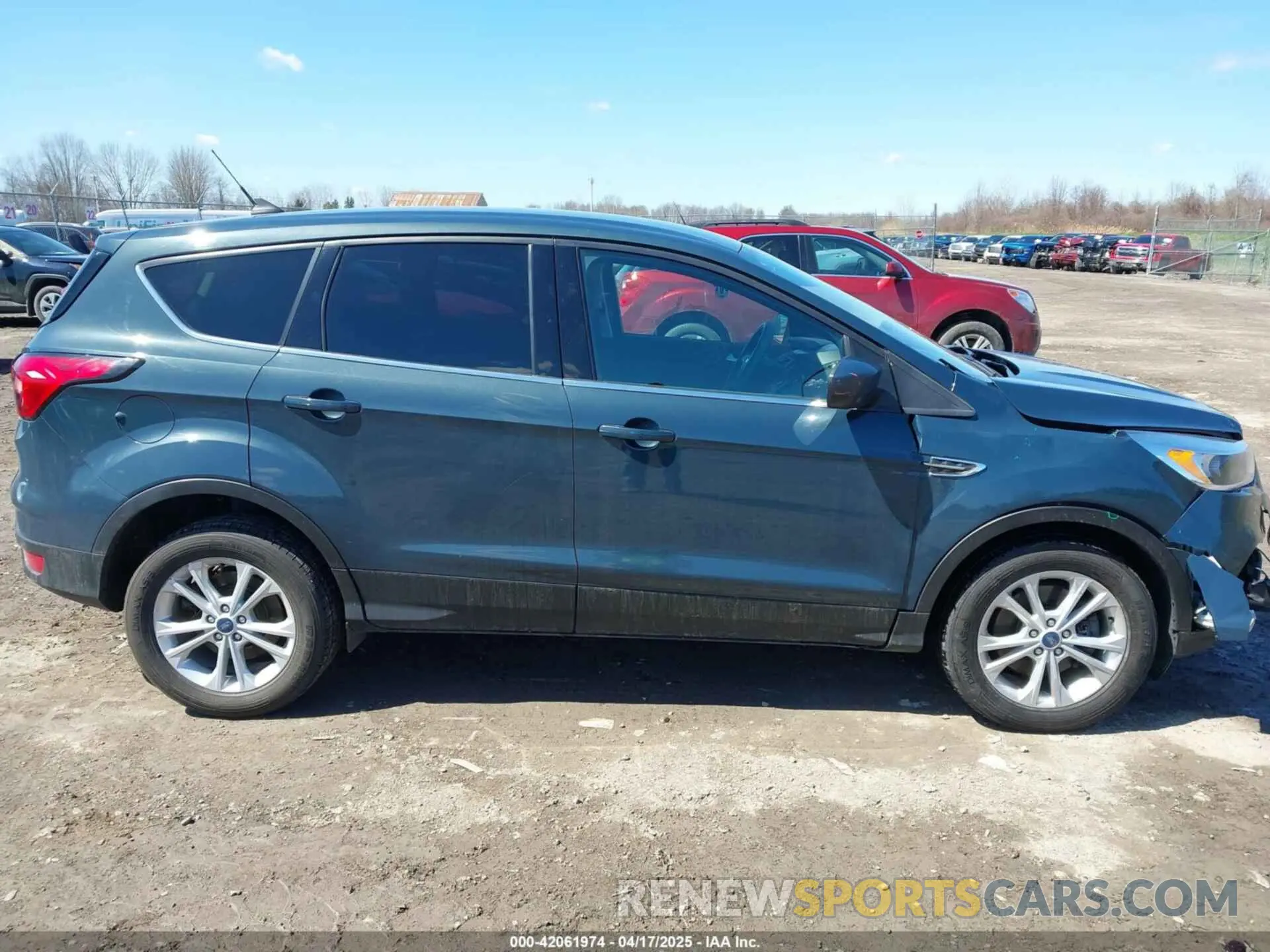 13 fotografías del automóvil dañado 1FMCU9GDXKUC06609 FORD ESCAPE 2019
