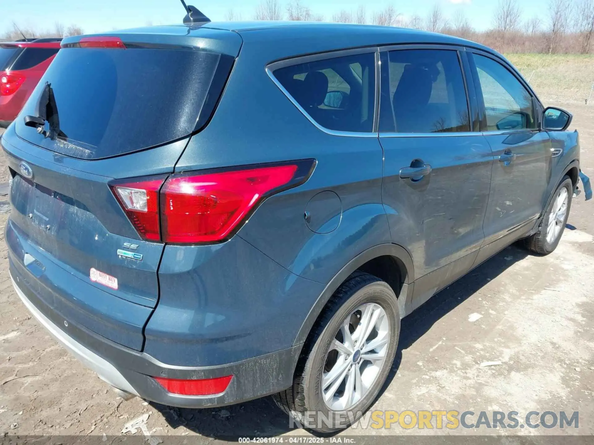 4 fotografías del automóvil dañado 1FMCU9GDXKUC06609 FORD ESCAPE 2019