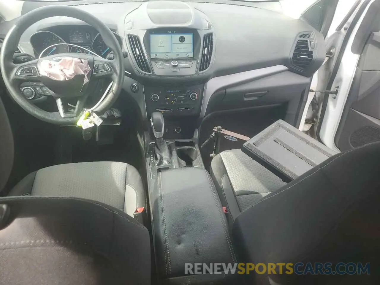 8 fotografías del automóvil dañado 1FMCU9GDXKUC13530 FORD ESCAPE 2019
