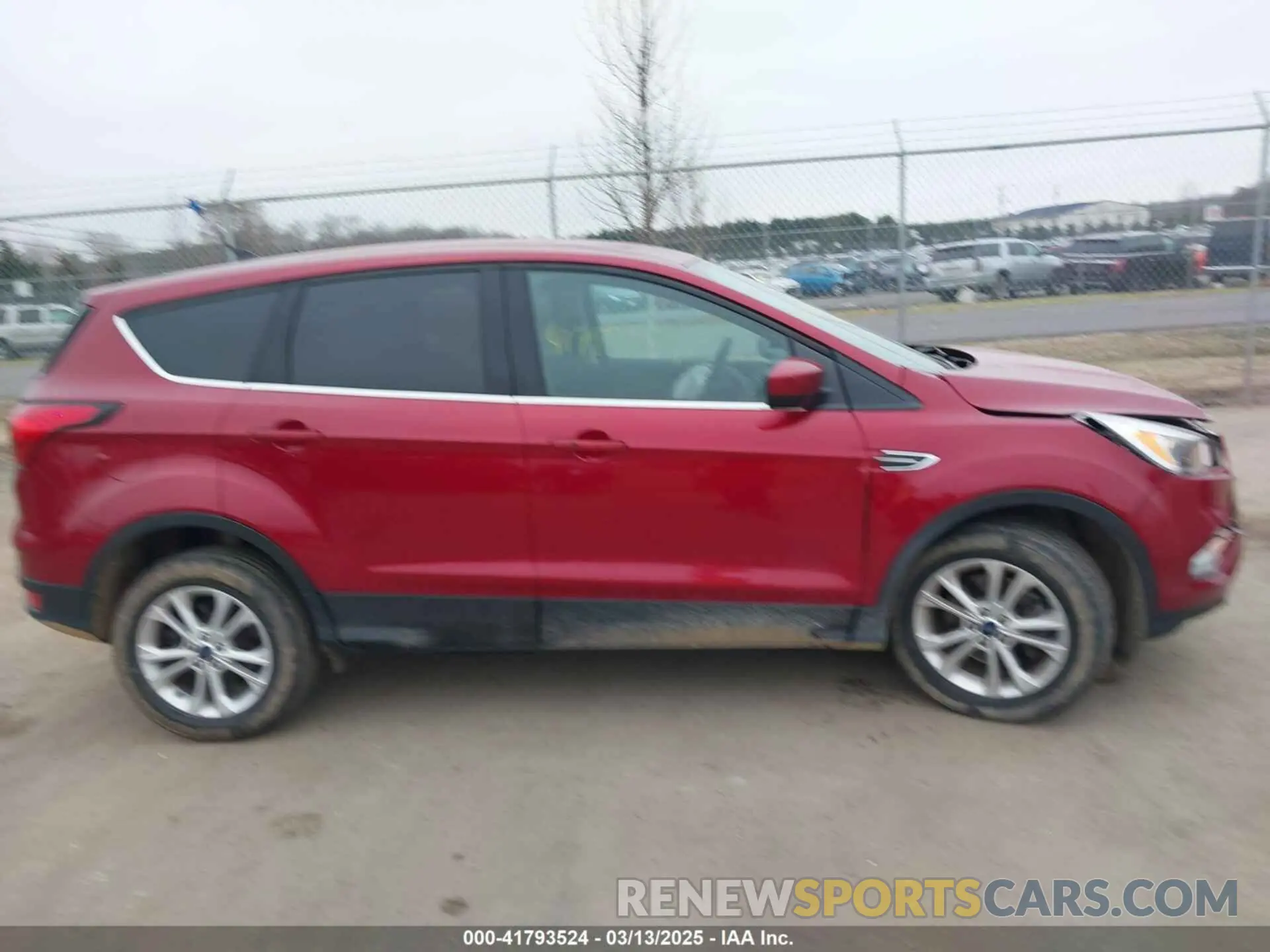 13 fotografías del automóvil dañado 1FMCU9GDXKUC35625 FORD ESCAPE 2019